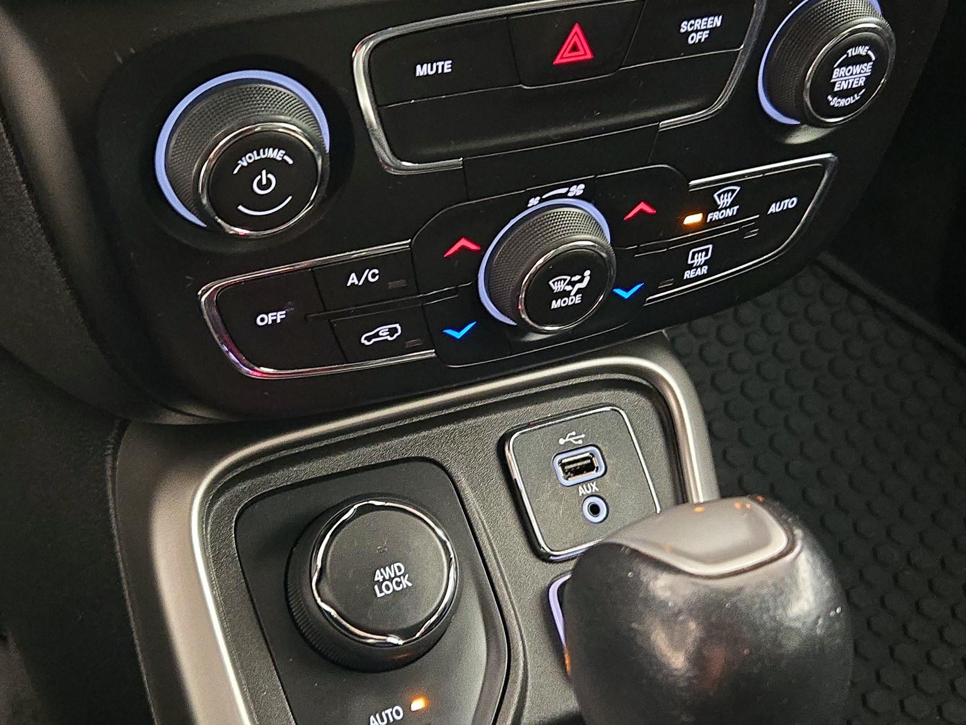 Thumbnail: 2017 Jeep Compass - 17