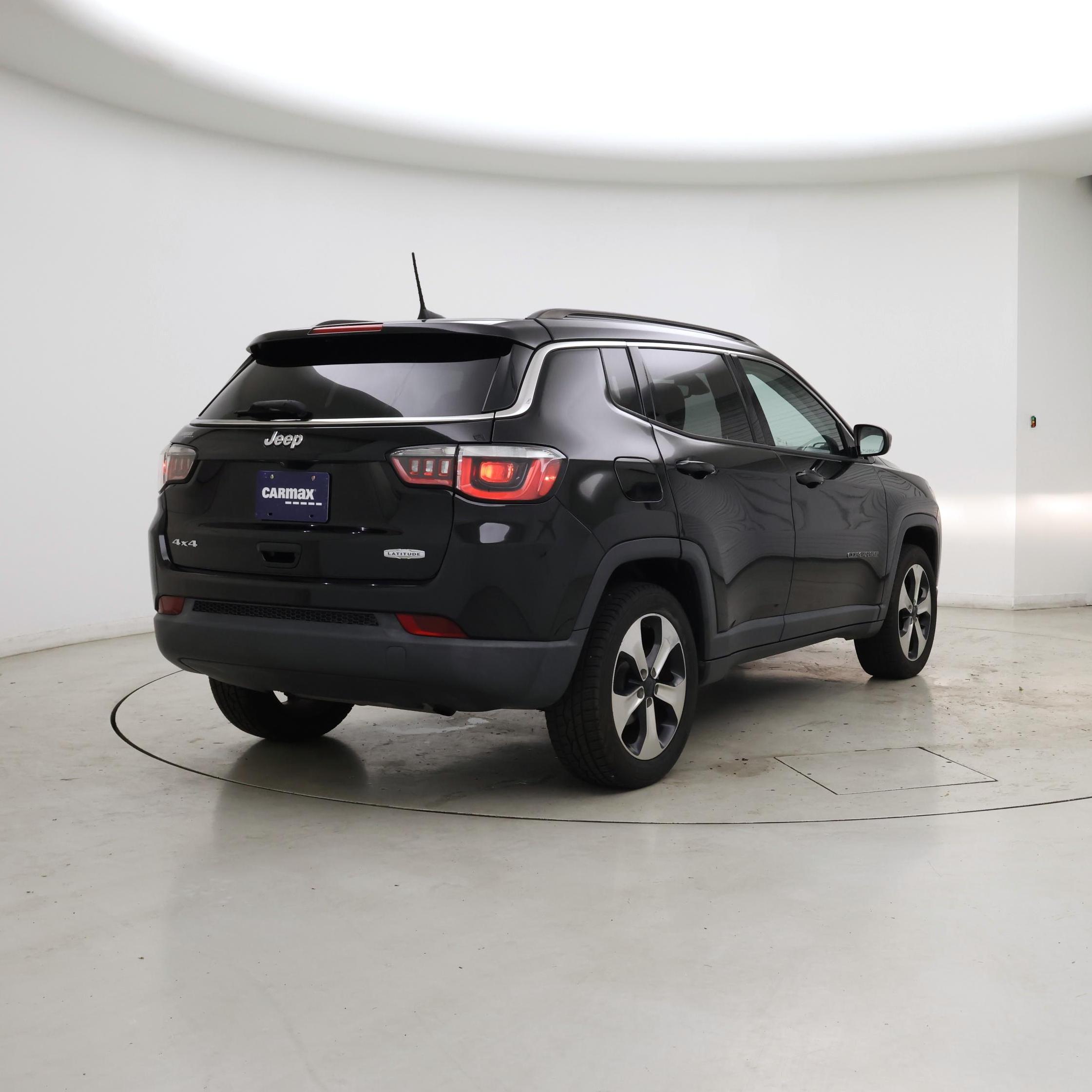 Thumbnail: 2017 Jeep Compass - 8