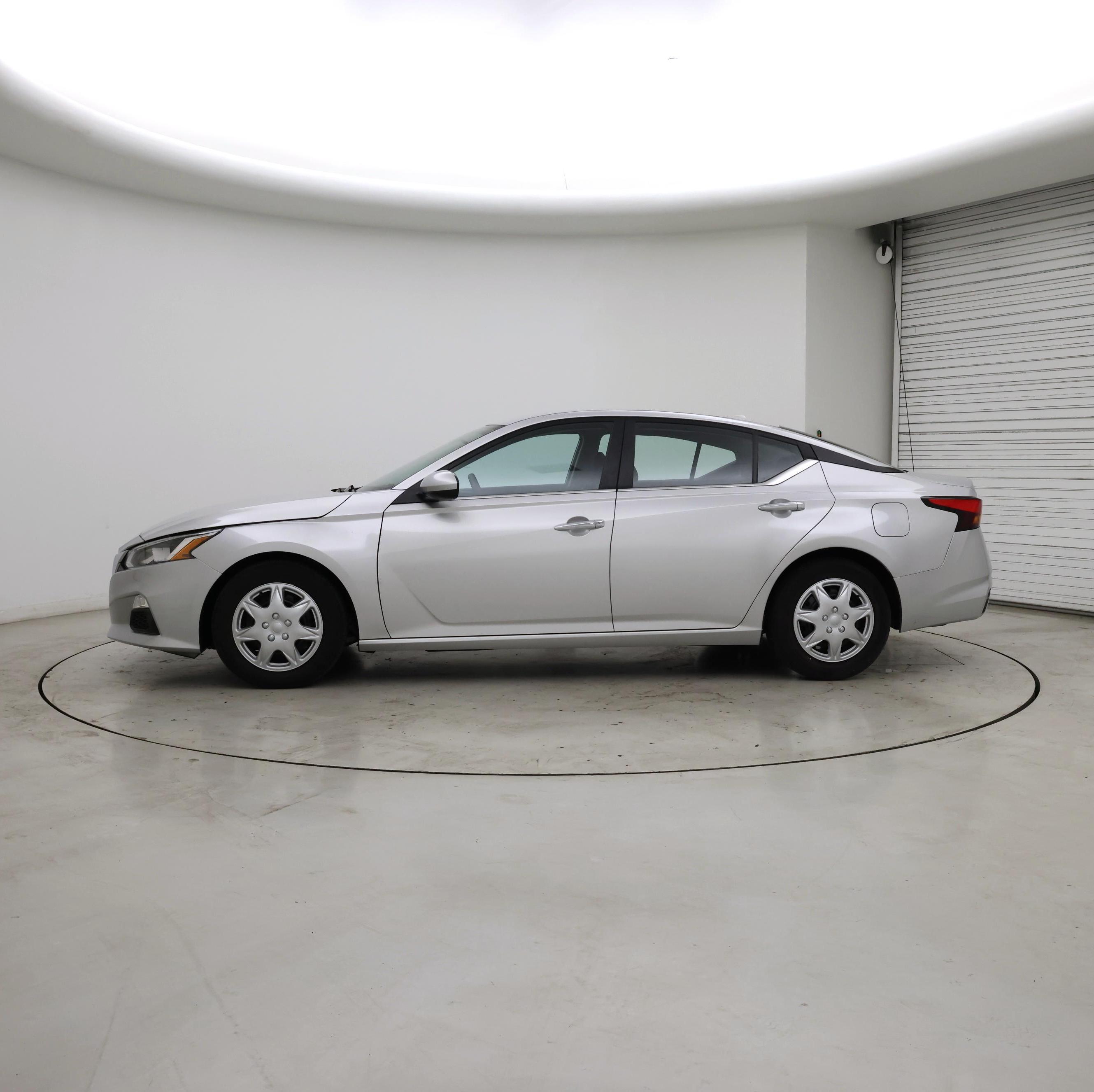 Thumbnail: 2020 Nissan Altima - 3