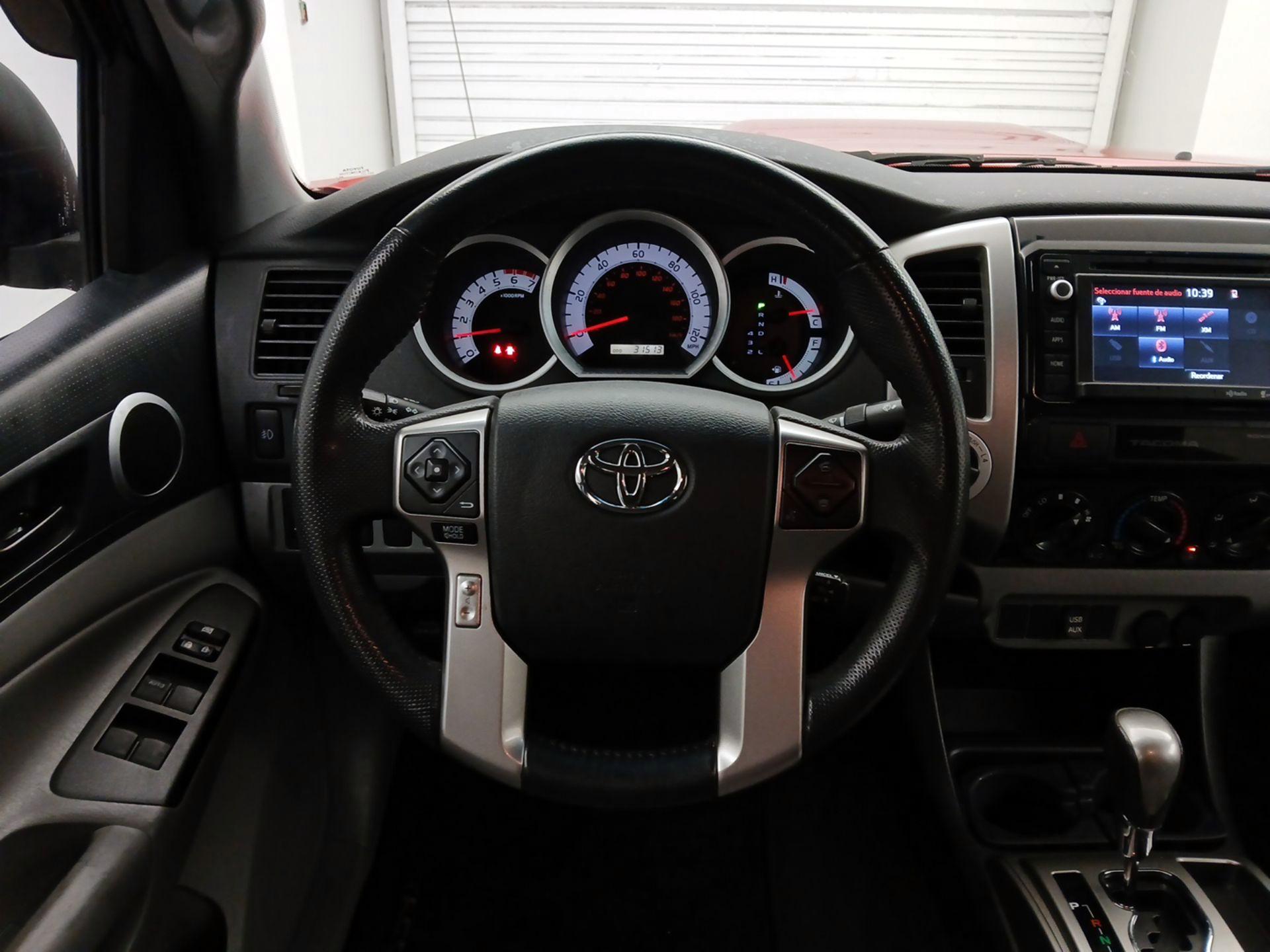 Thumbnail: 2015 Toyota Tacoma - 10