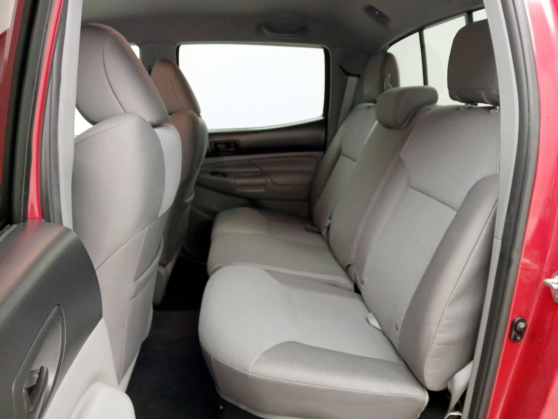 Thumbnail: 2015 Toyota Tacoma - 19