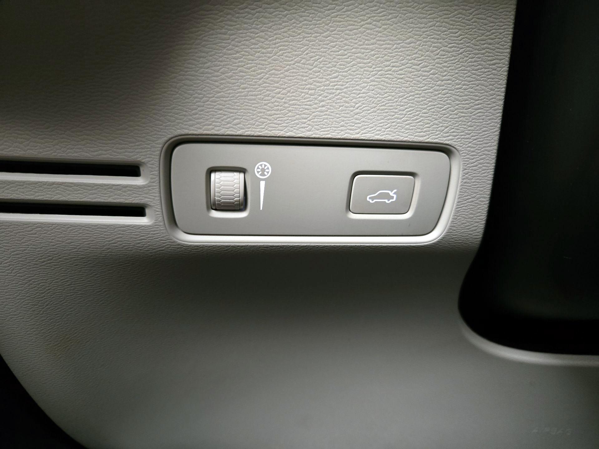 Thumbnail: 2020 Volvo XC40 - 13