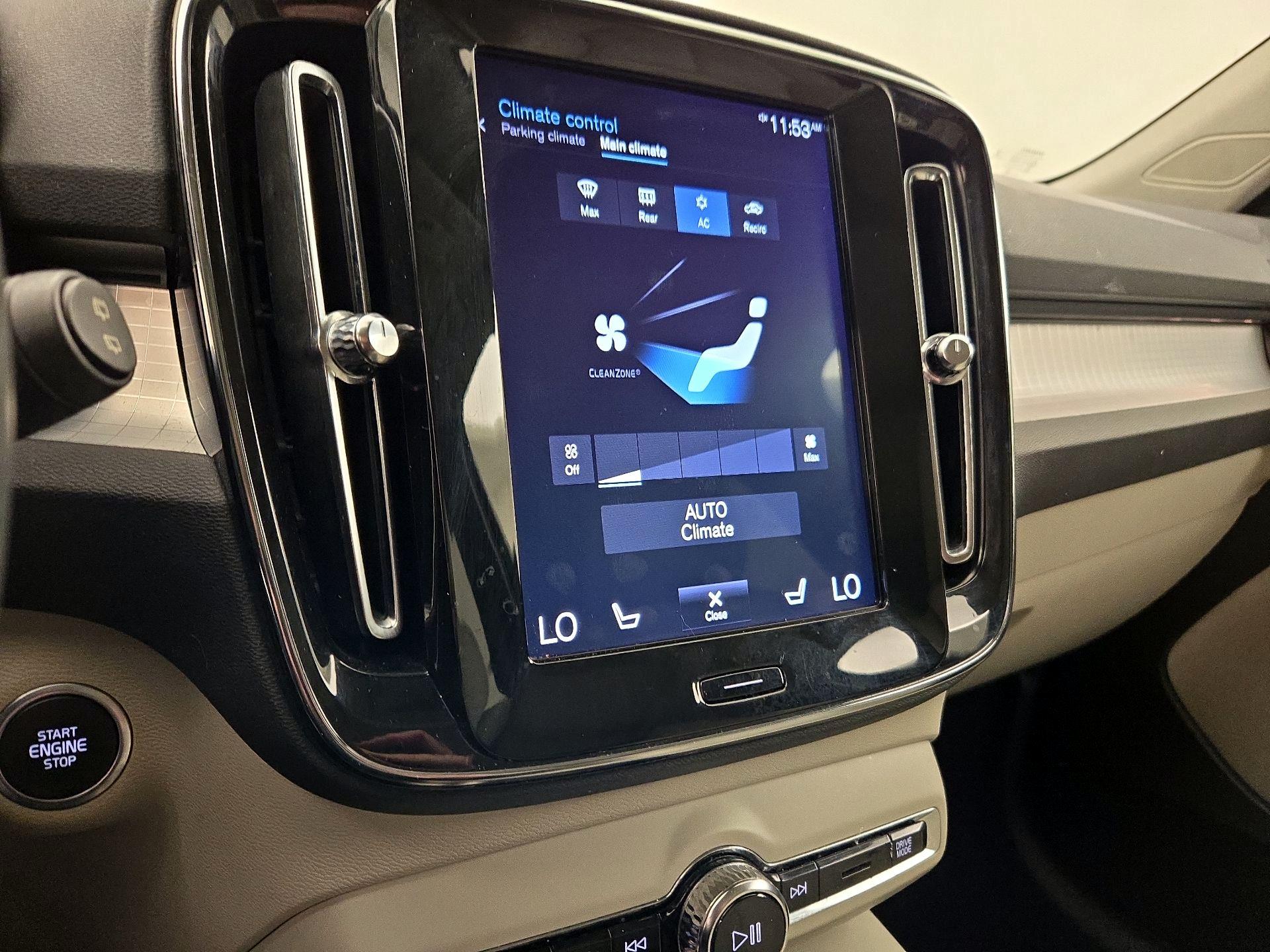 Thumbnail: 2020 Volvo XC40 - 17