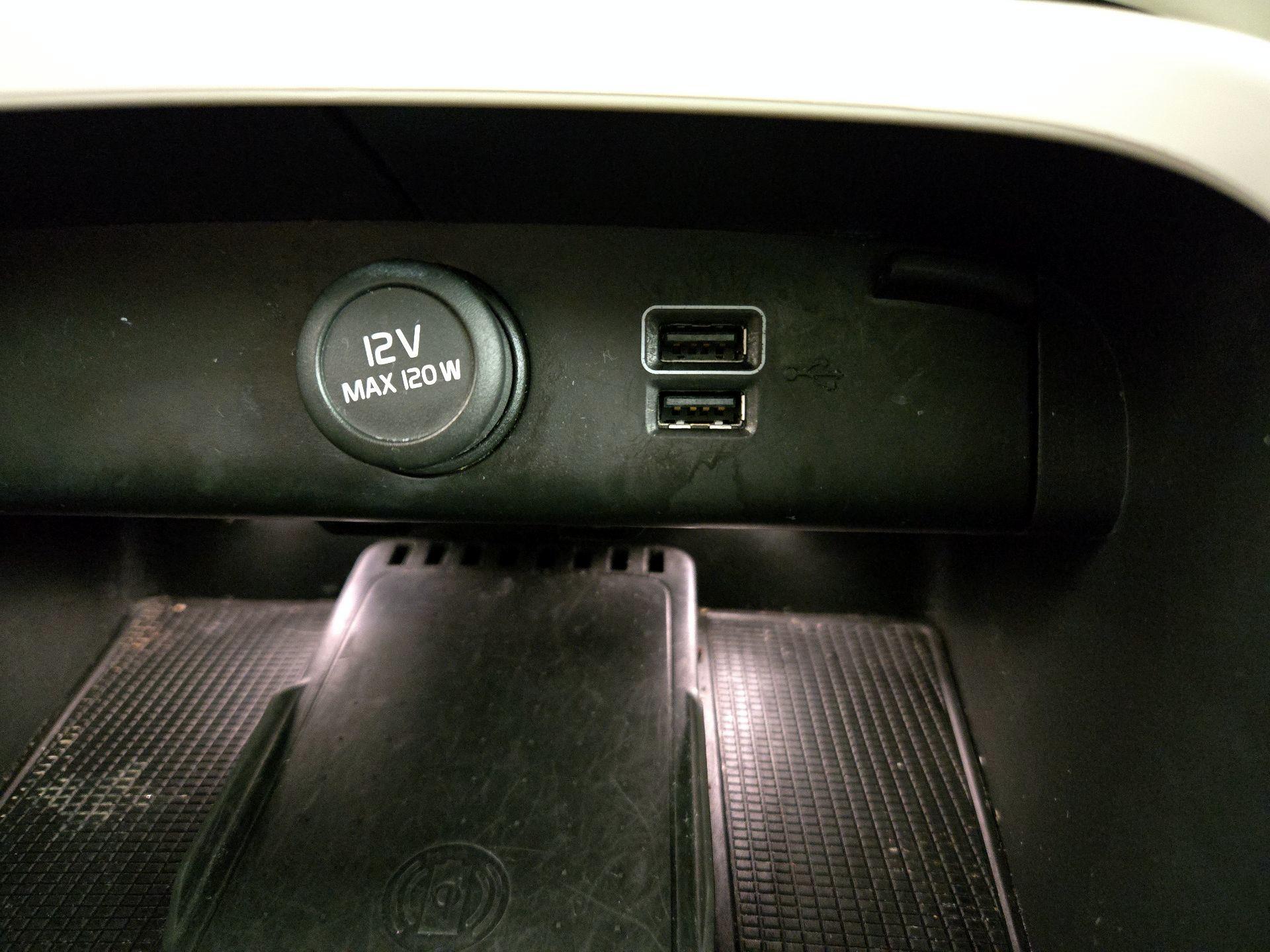 Thumbnail: 2020 Volvo XC40 - 19