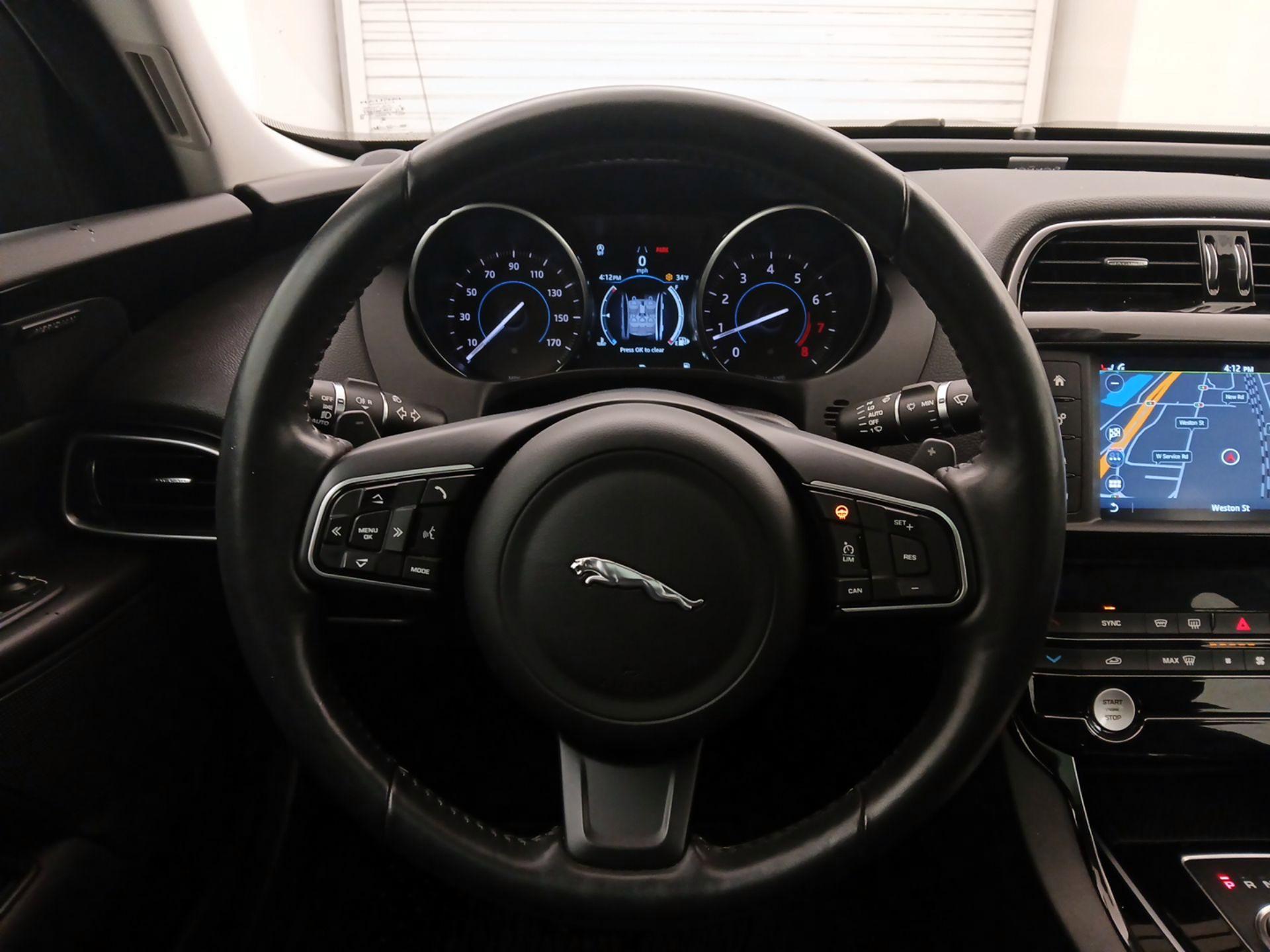 Thumbnail: 2018 Jaguar XE - 10