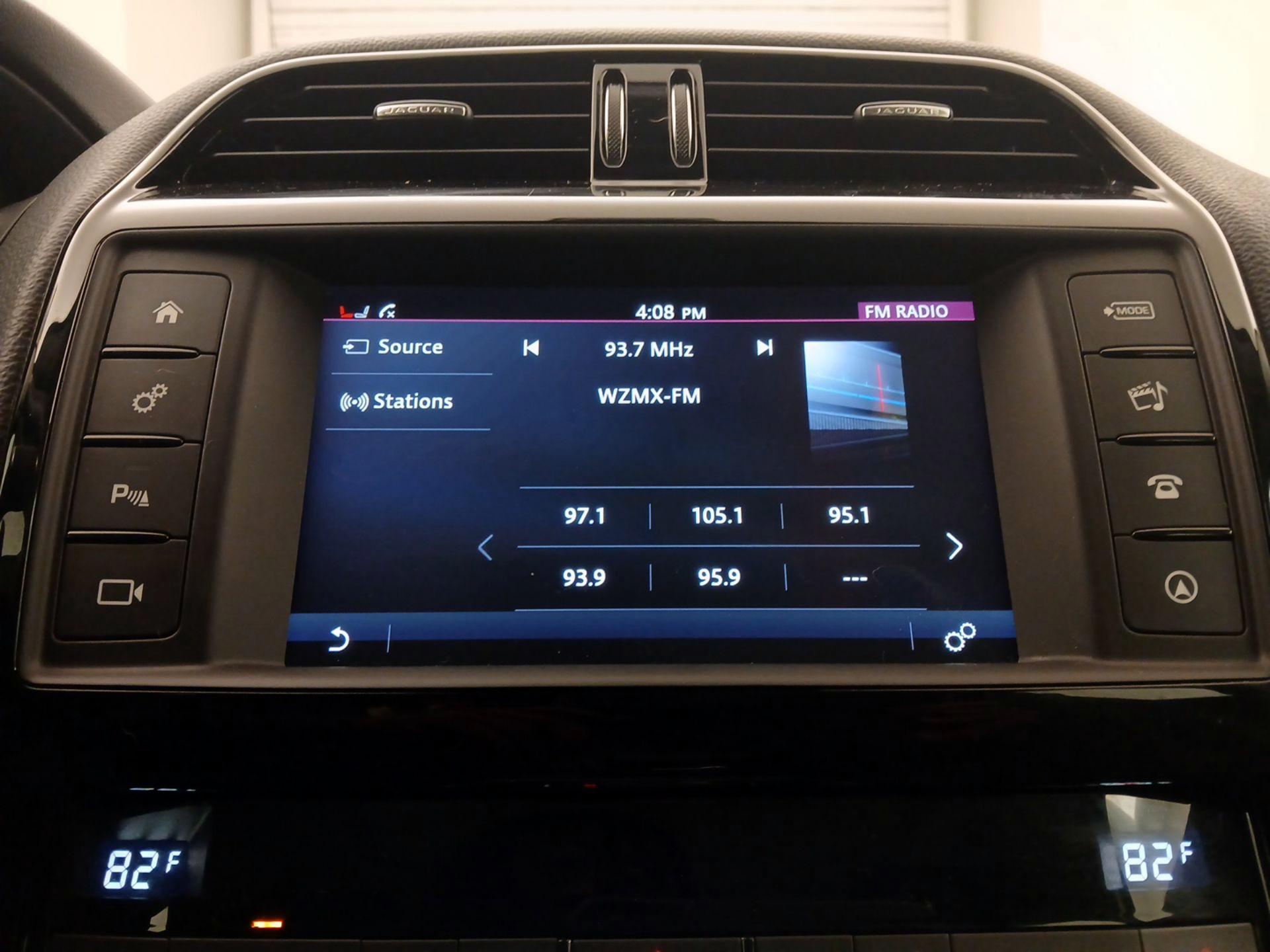 Thumbnail: 2018 Jaguar XE - 16