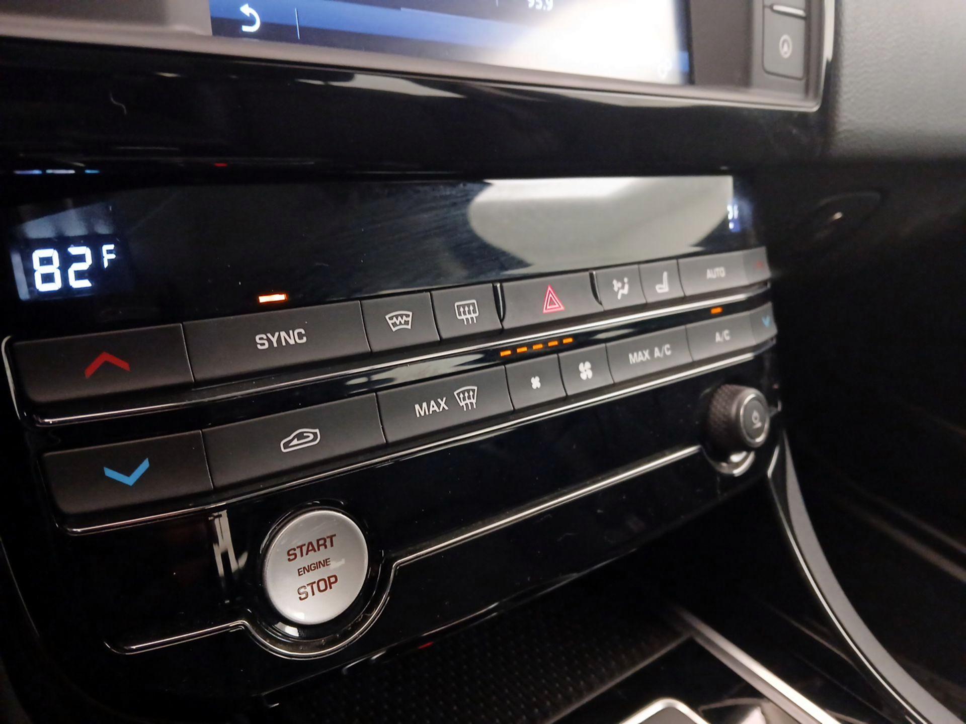 Thumbnail: 2018 Jaguar XE - 17