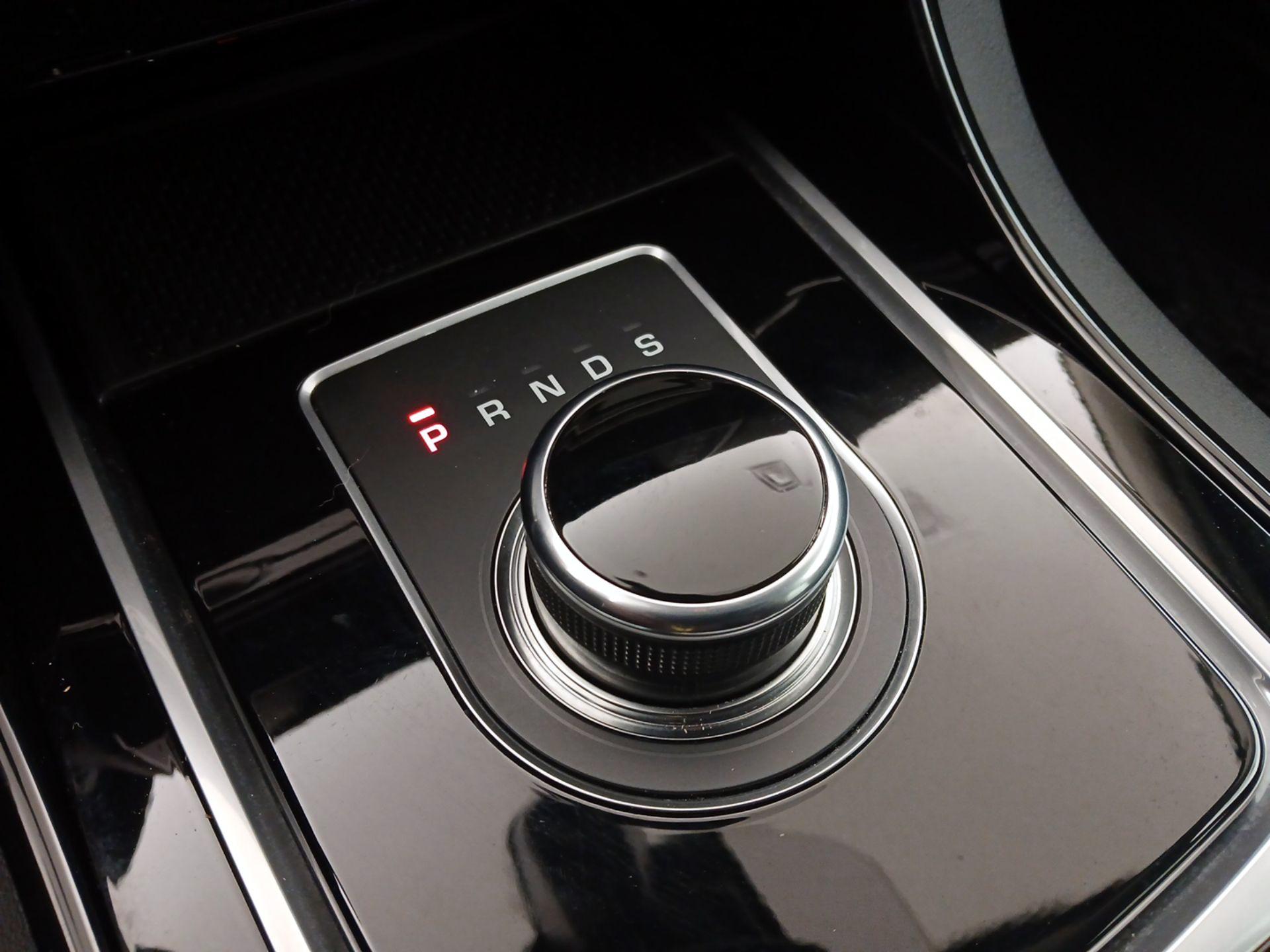 Thumbnail: 2018 Jaguar XE - 18