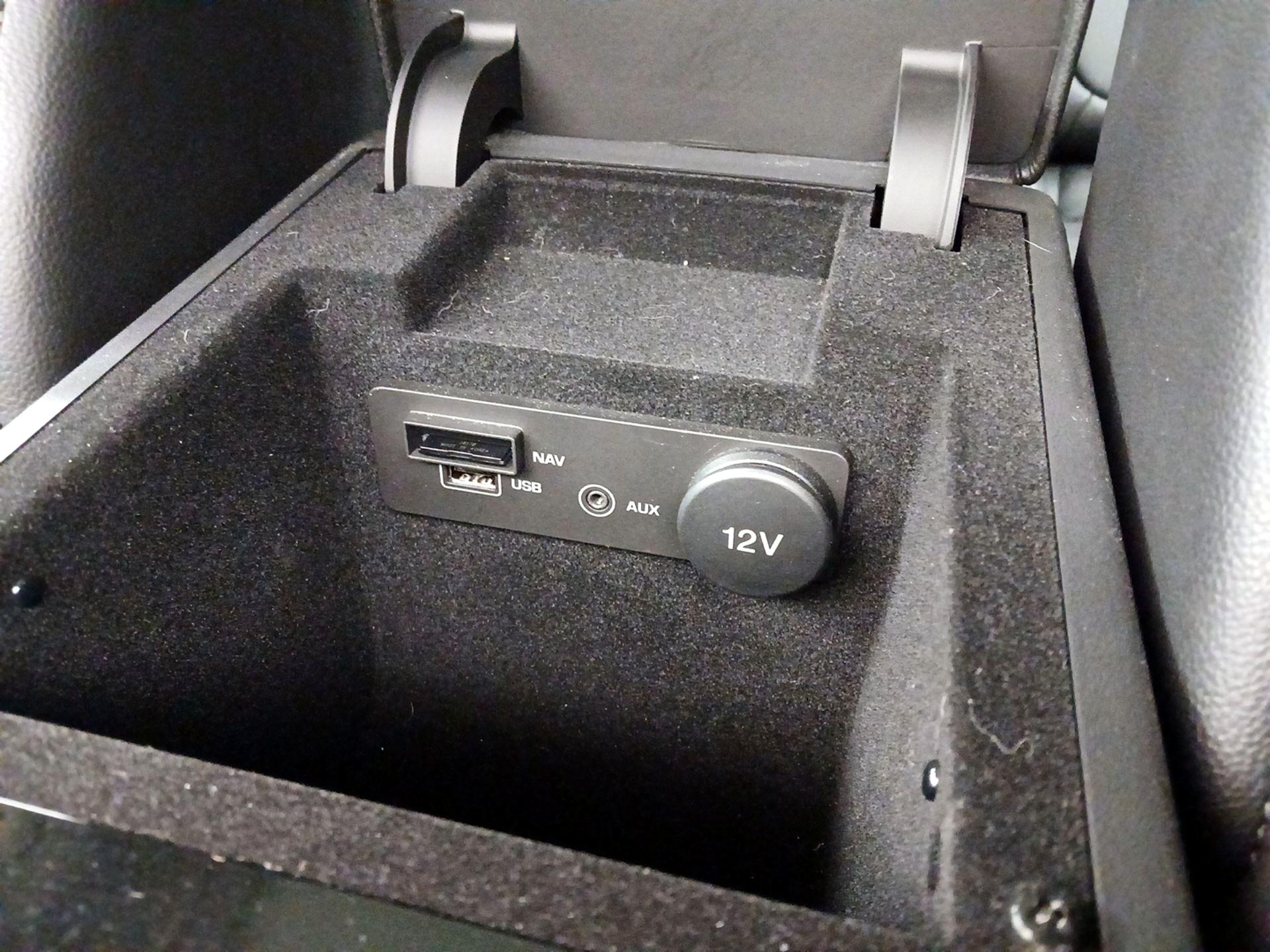 Thumbnail: 2018 Jaguar XE - 19