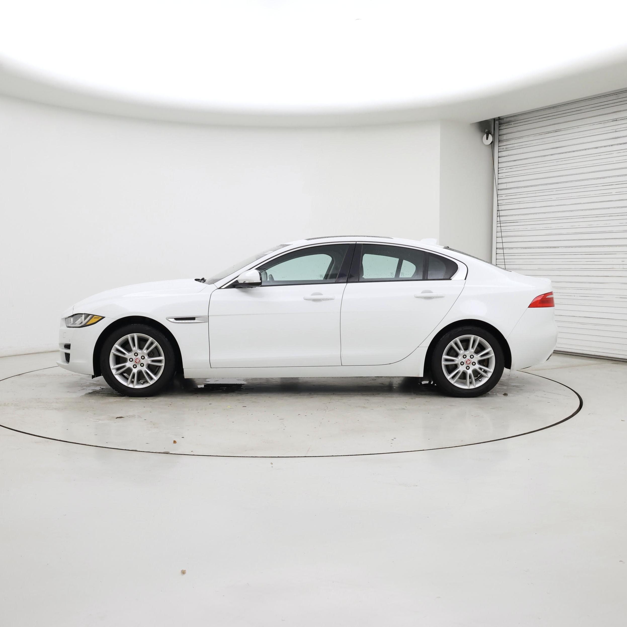 Thumbnail: 2018 Jaguar XE - 3