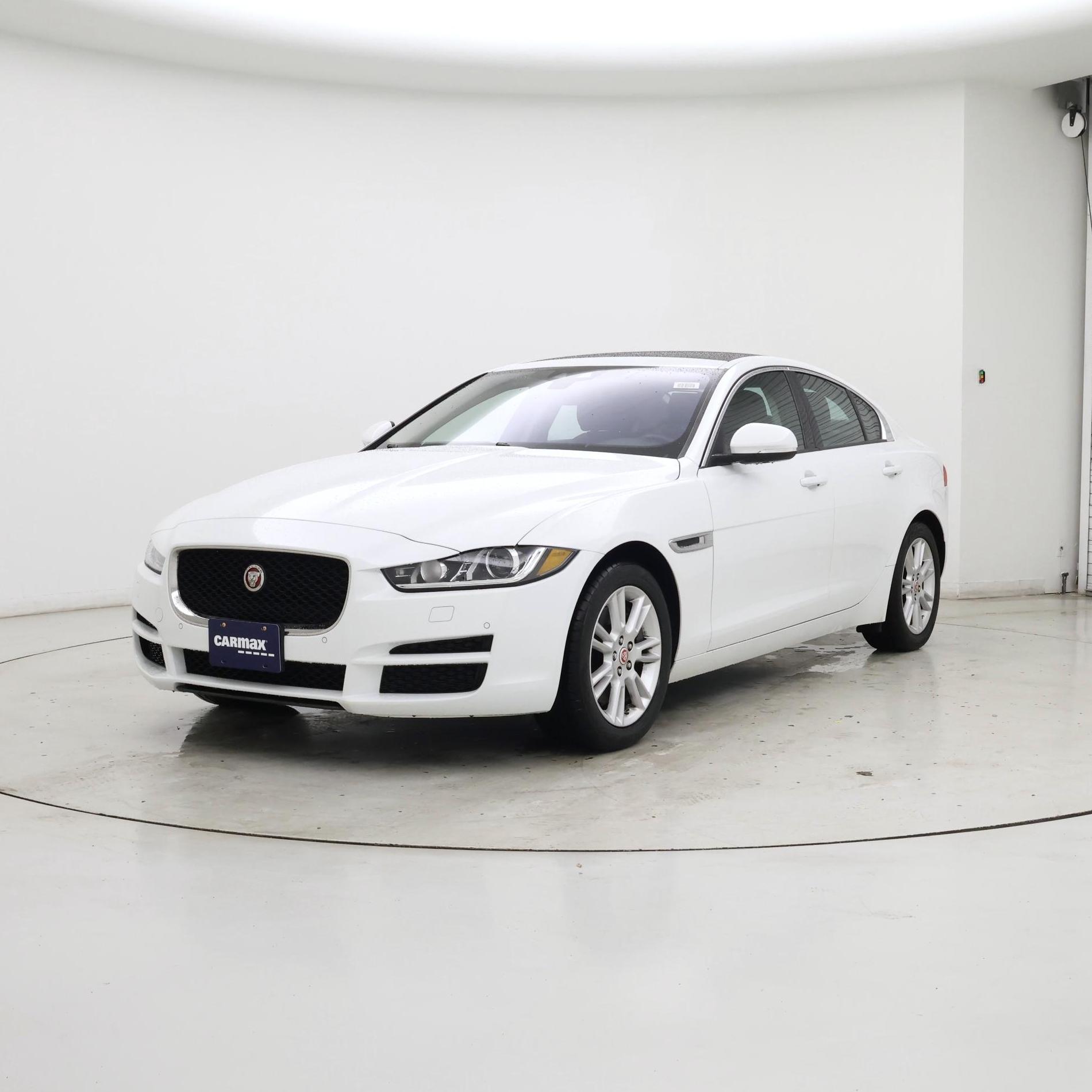 Thumbnail: 2018 Jaguar XE - 4
