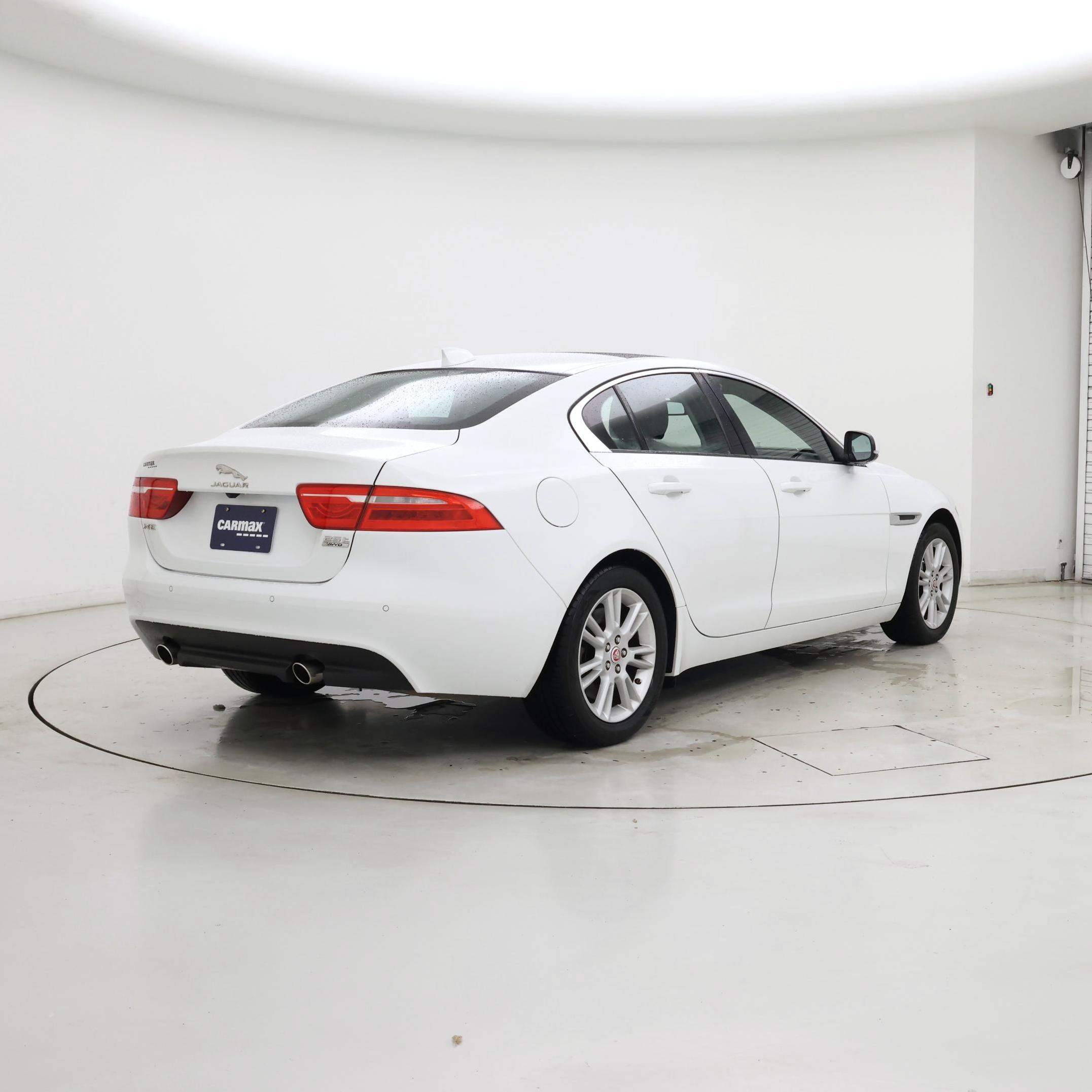 Thumbnail: 2018 Jaguar XE - 8