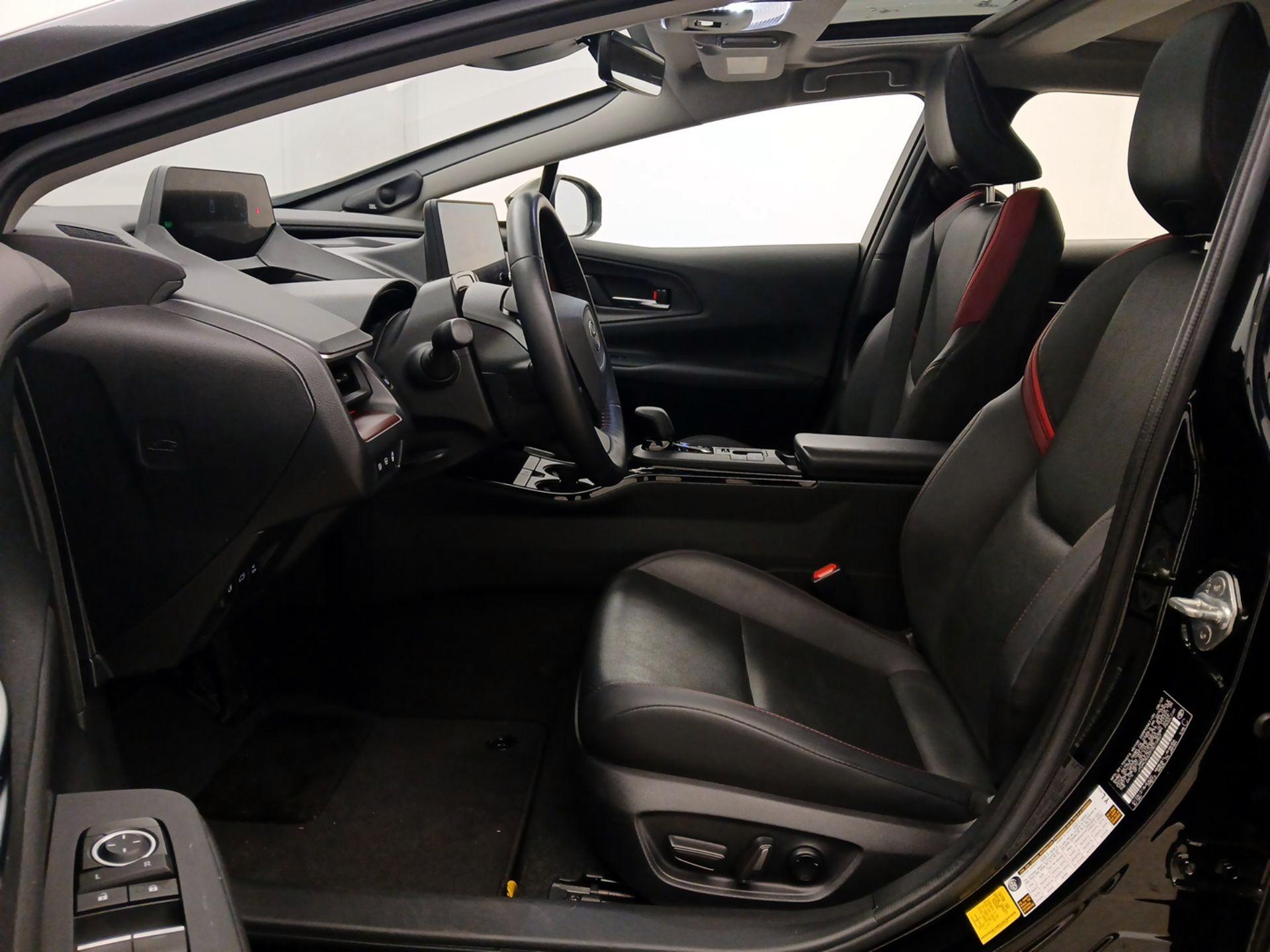 Thumbnail: 2023 Toyota Prius Prime - 11