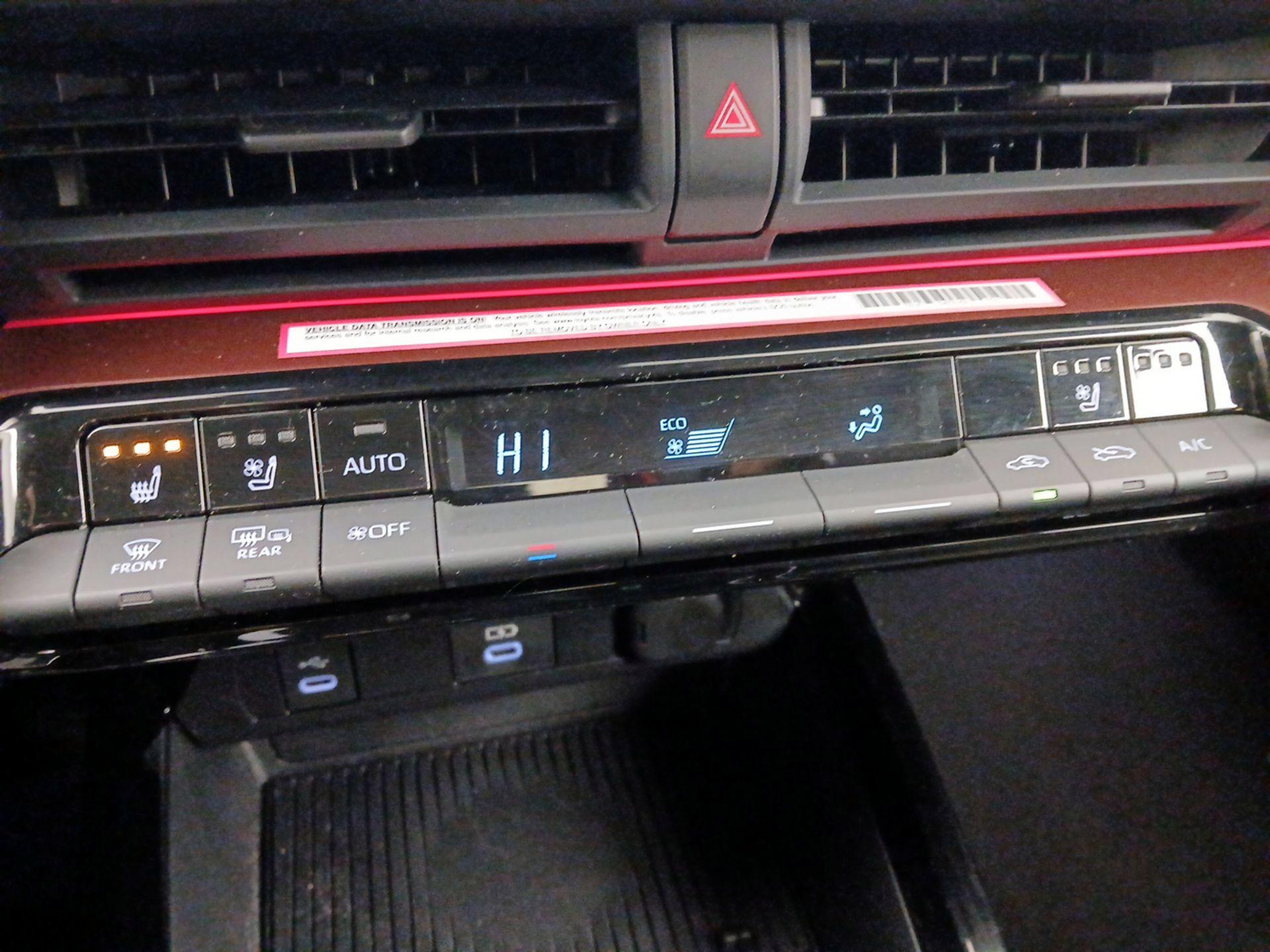 Thumbnail: 2023 Toyota Prius Prime - 17