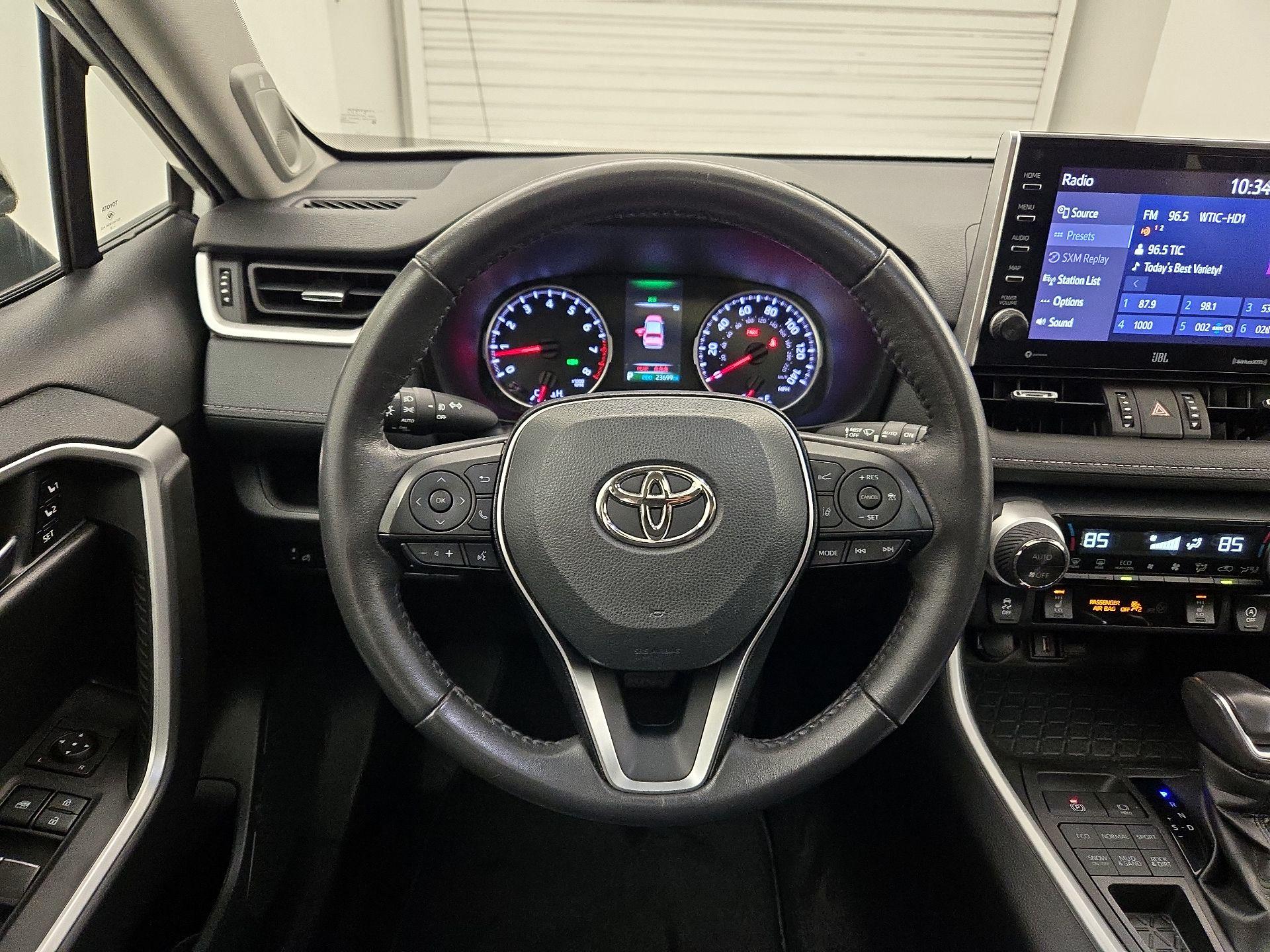 Thumbnail: 2022 Toyota RAV4 - 10