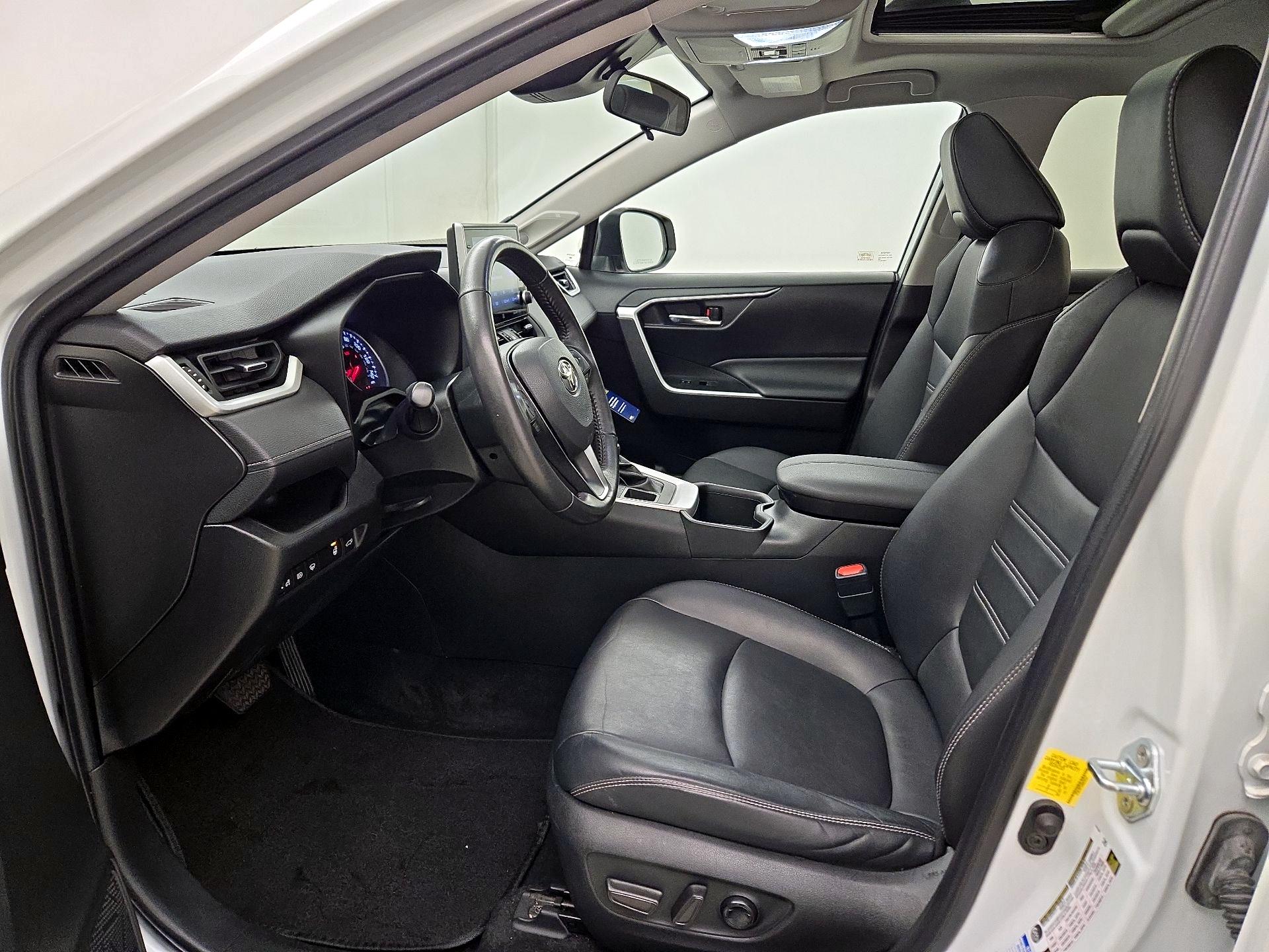 Thumbnail: 2022 Toyota RAV4 - 11