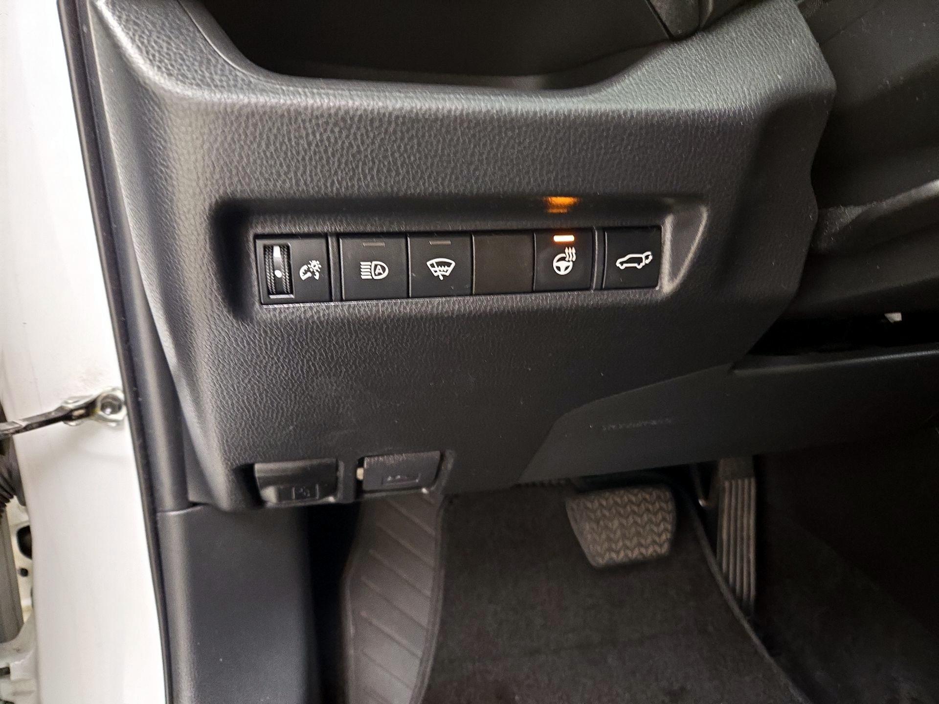 Thumbnail: 2022 Toyota RAV4 - 13