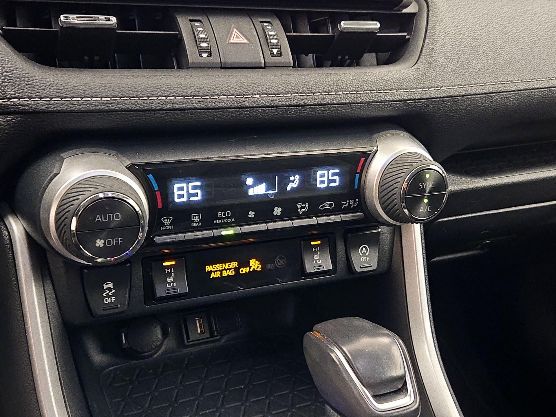 Thumbnail: 2022 Toyota RAV4 - 16