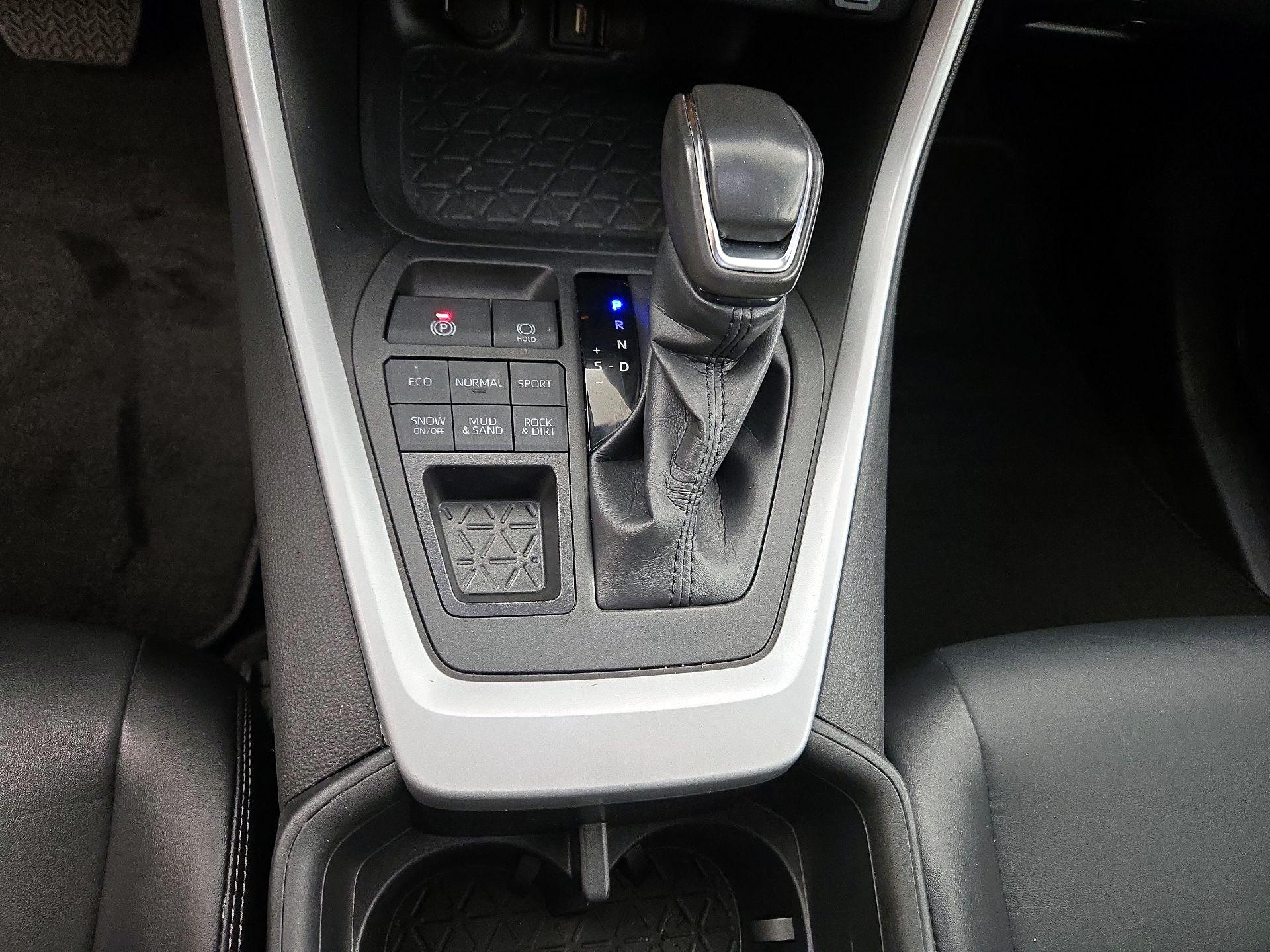 Thumbnail: 2022 Toyota RAV4 - 17