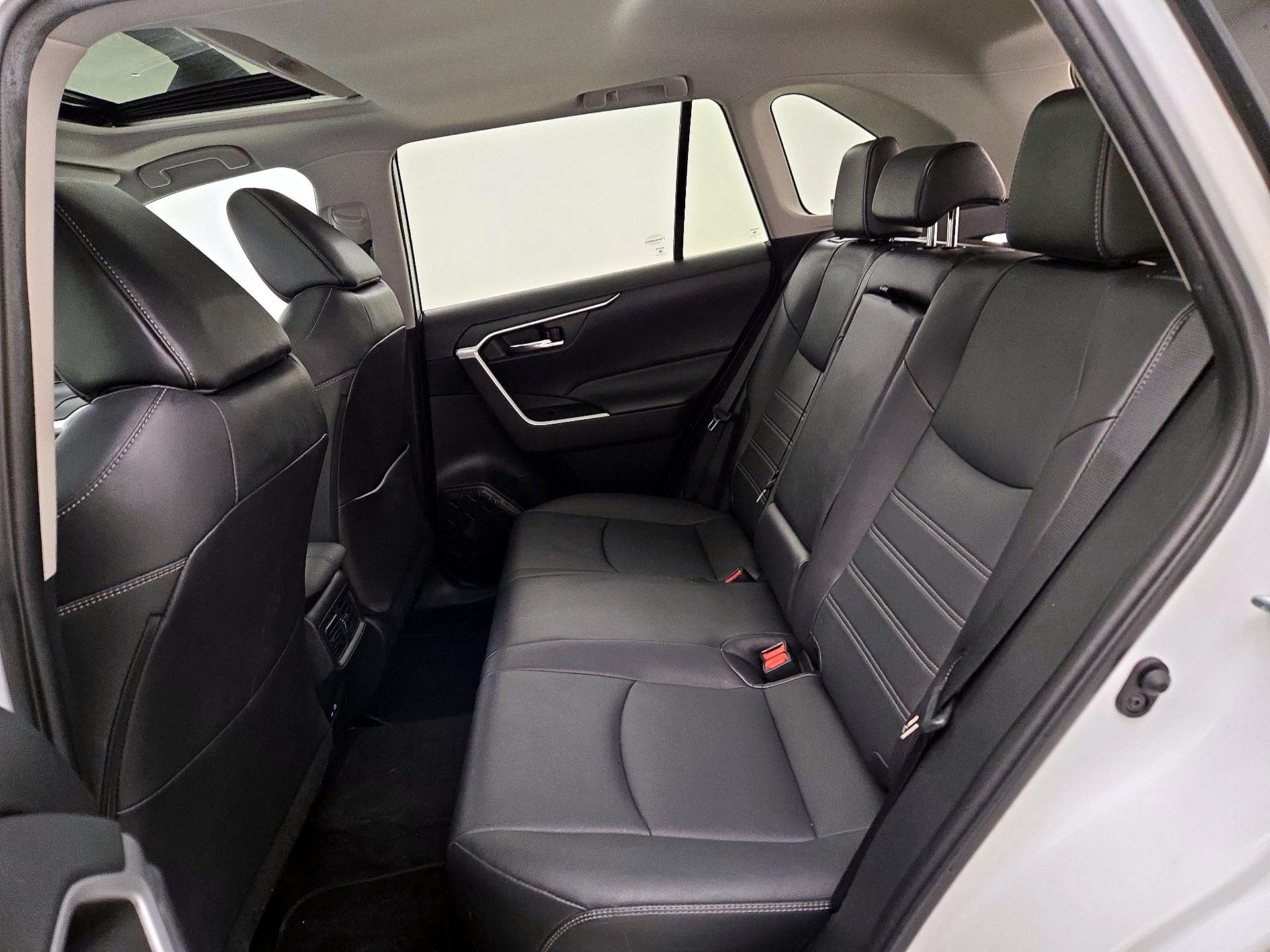 Thumbnail: 2022 Toyota RAV4 - 20