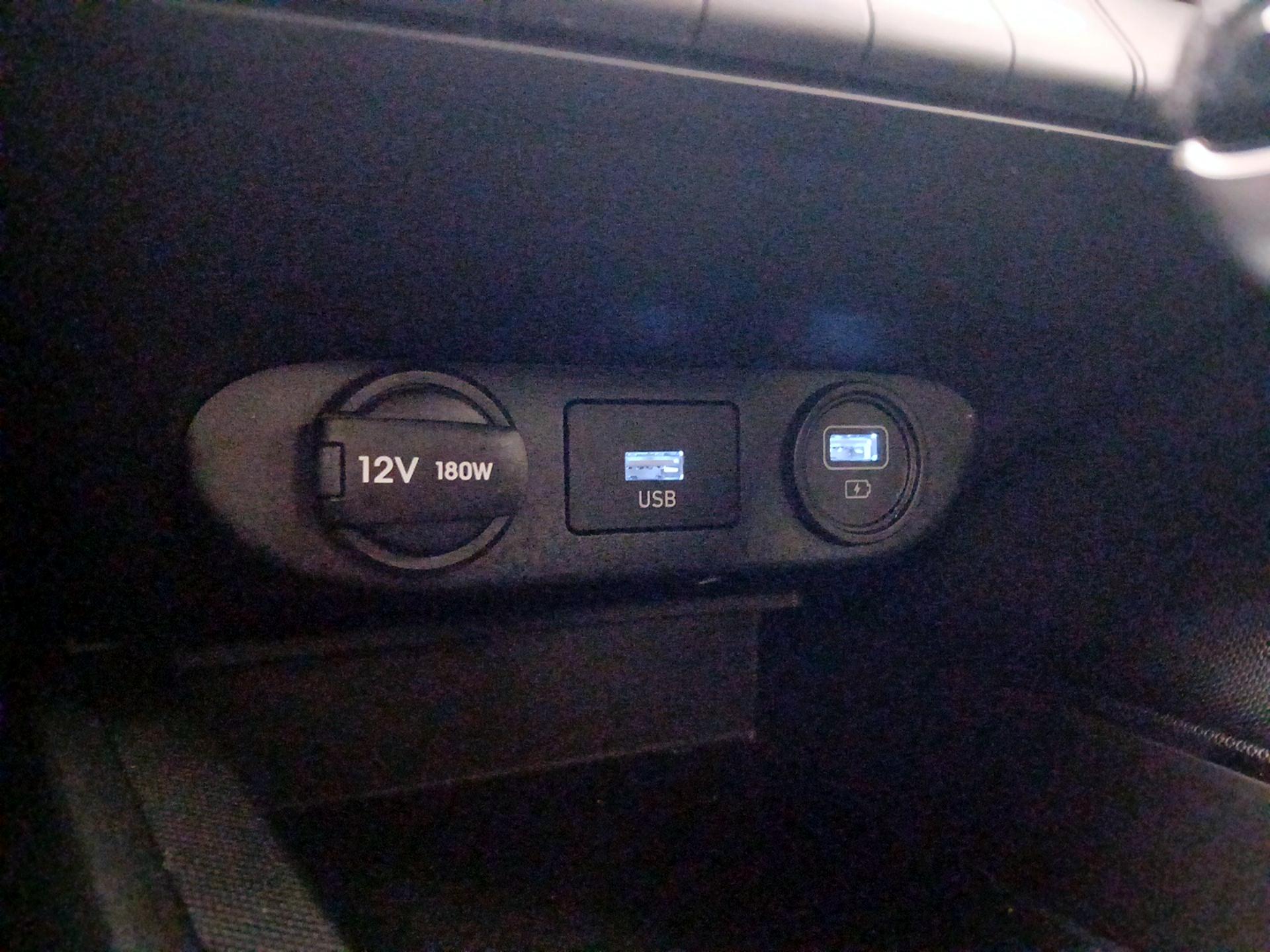 Thumbnail: 2023 Hyundai Elantra - 18