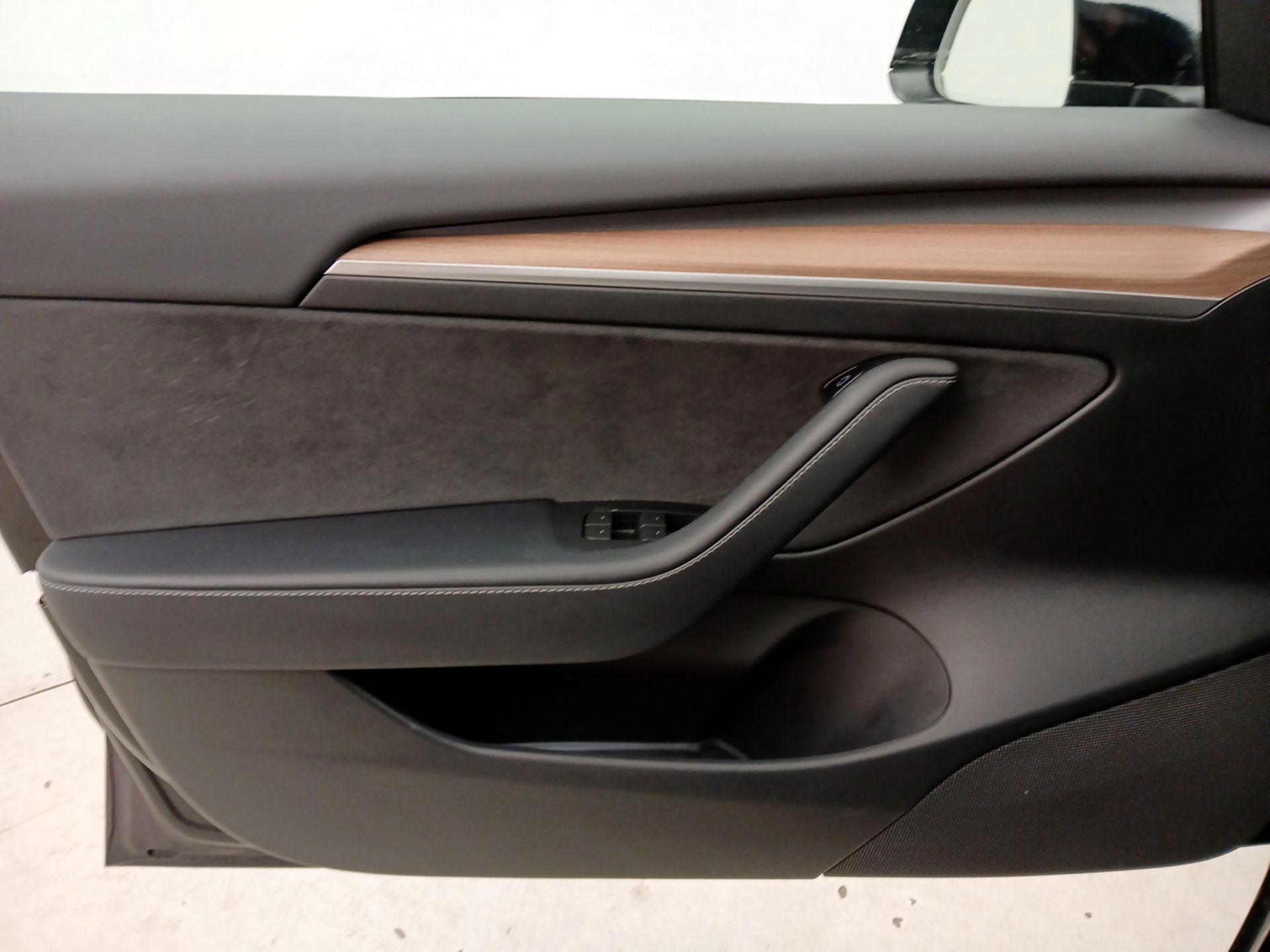 Thumbnail: 2023 Tesla Model 3 - 12