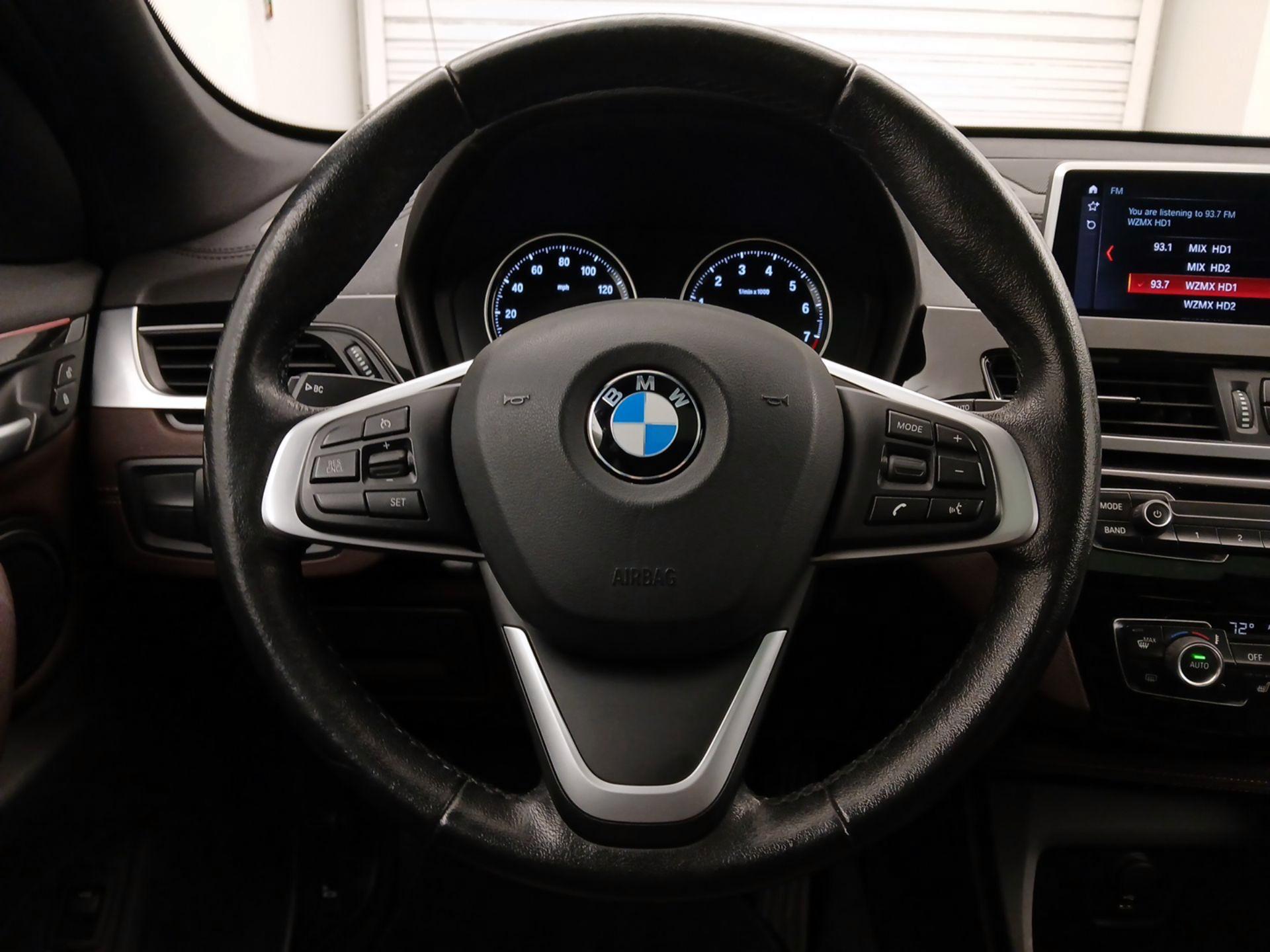 Thumbnail: 2021 BMW X1 - 10