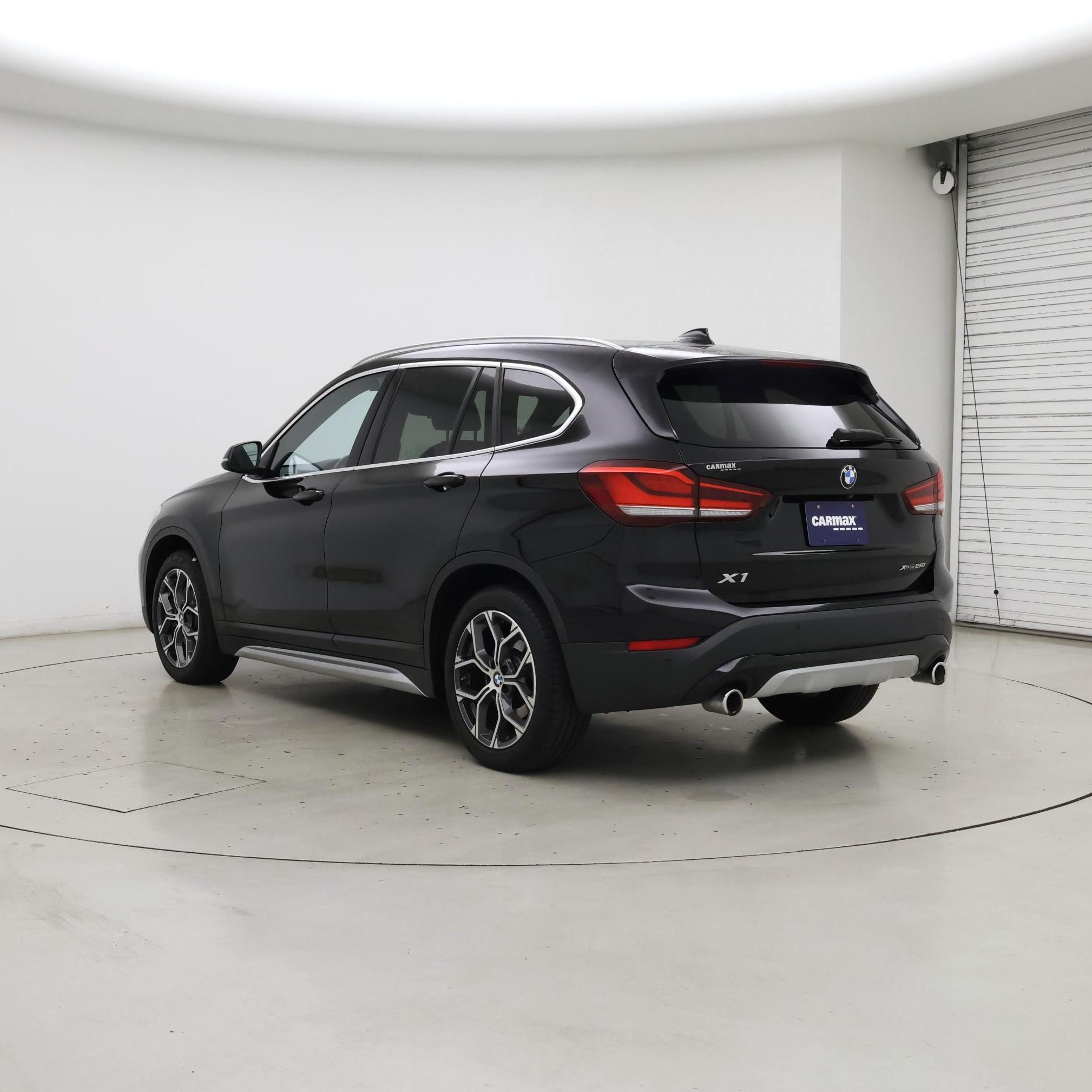 Thumbnail: 2021 BMW X1 - 2