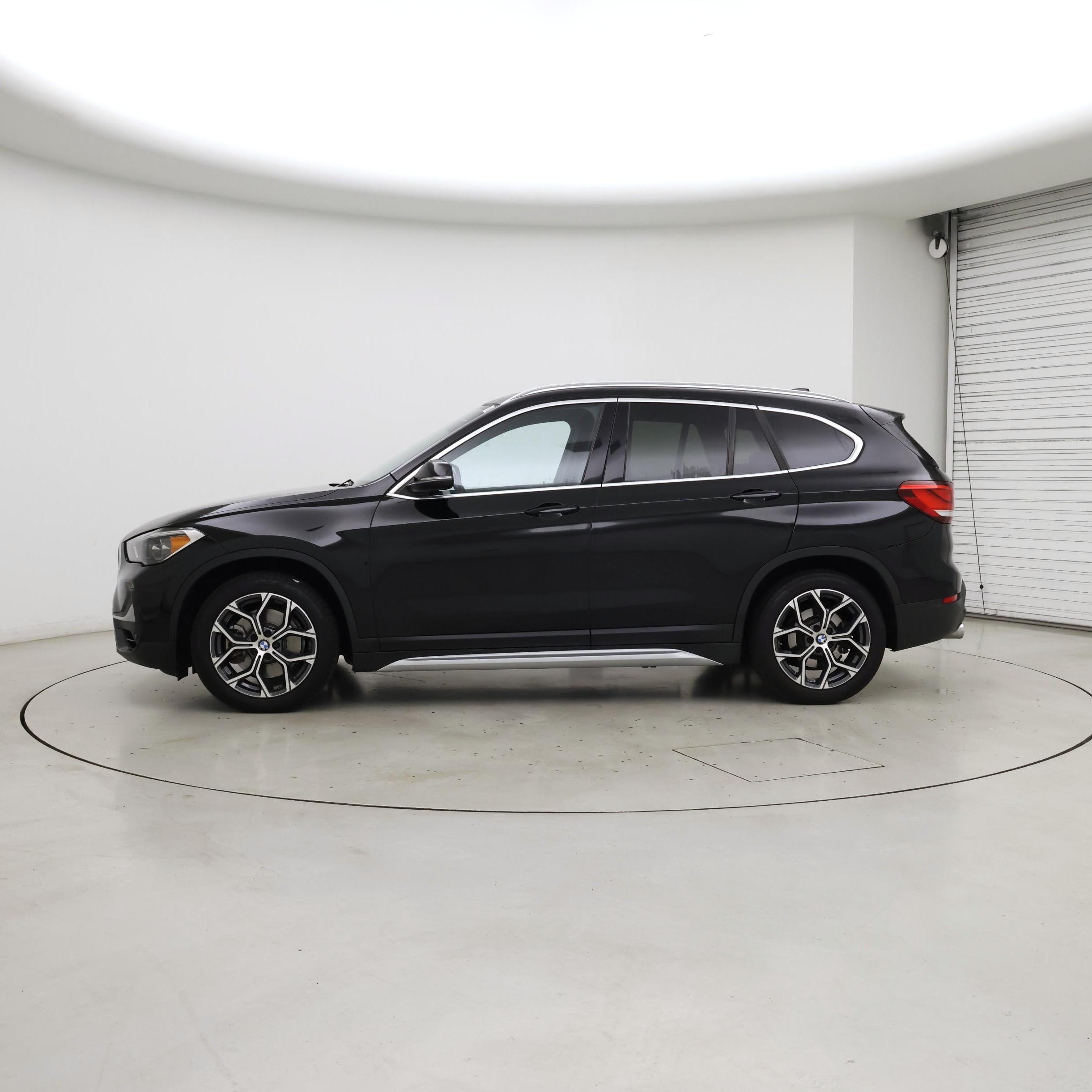 Thumbnail: 2021 BMW X1 - 3
