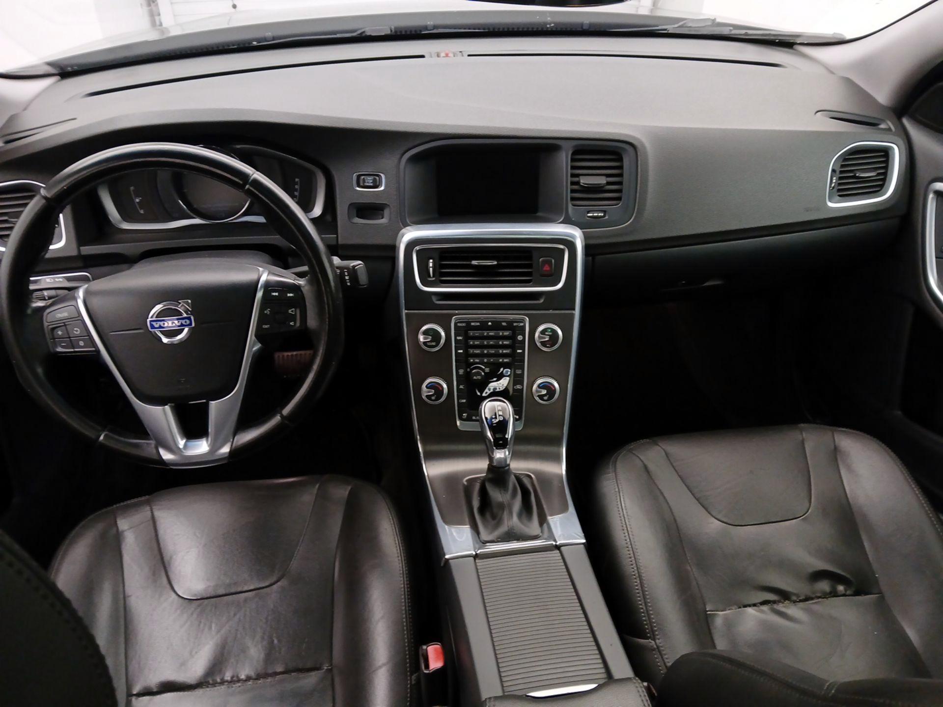 Thumbnail: 2016 Volvo S60 - 9