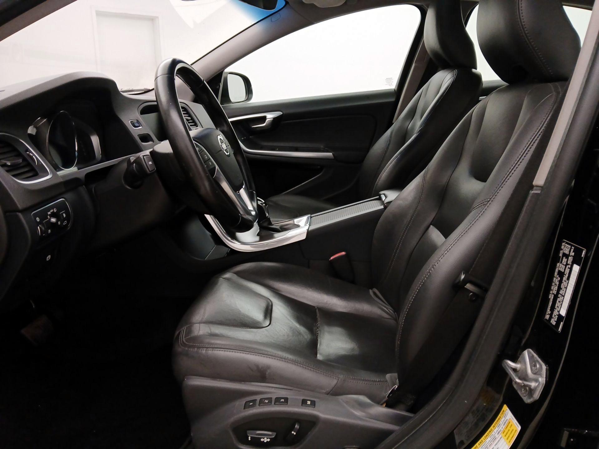 Thumbnail: 2016 Volvo S60 - 11