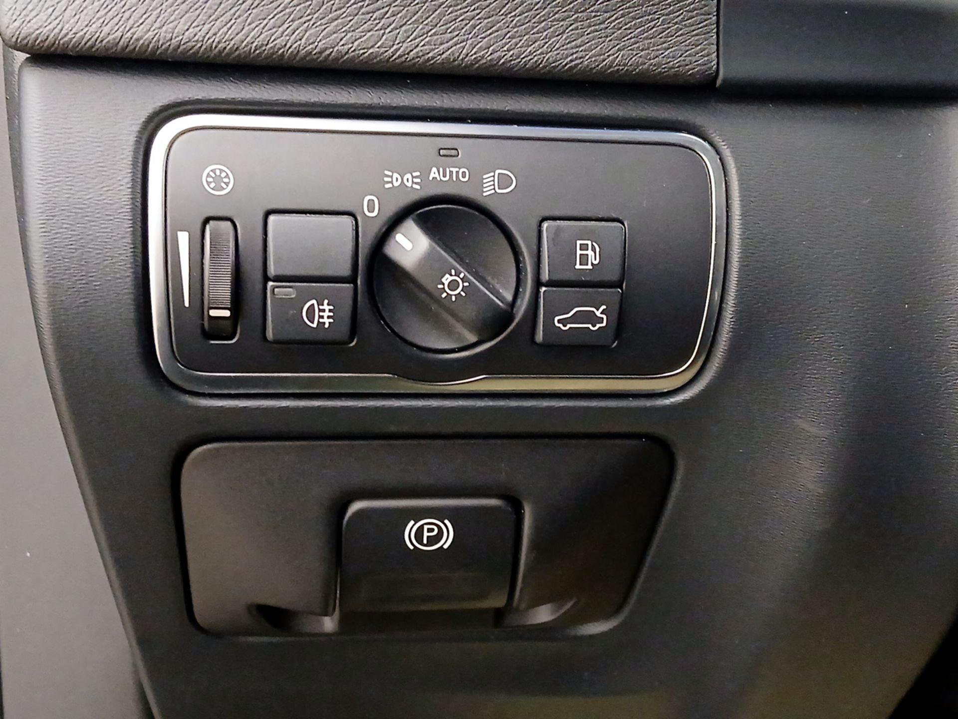 Thumbnail: 2016 Volvo S60 - 13