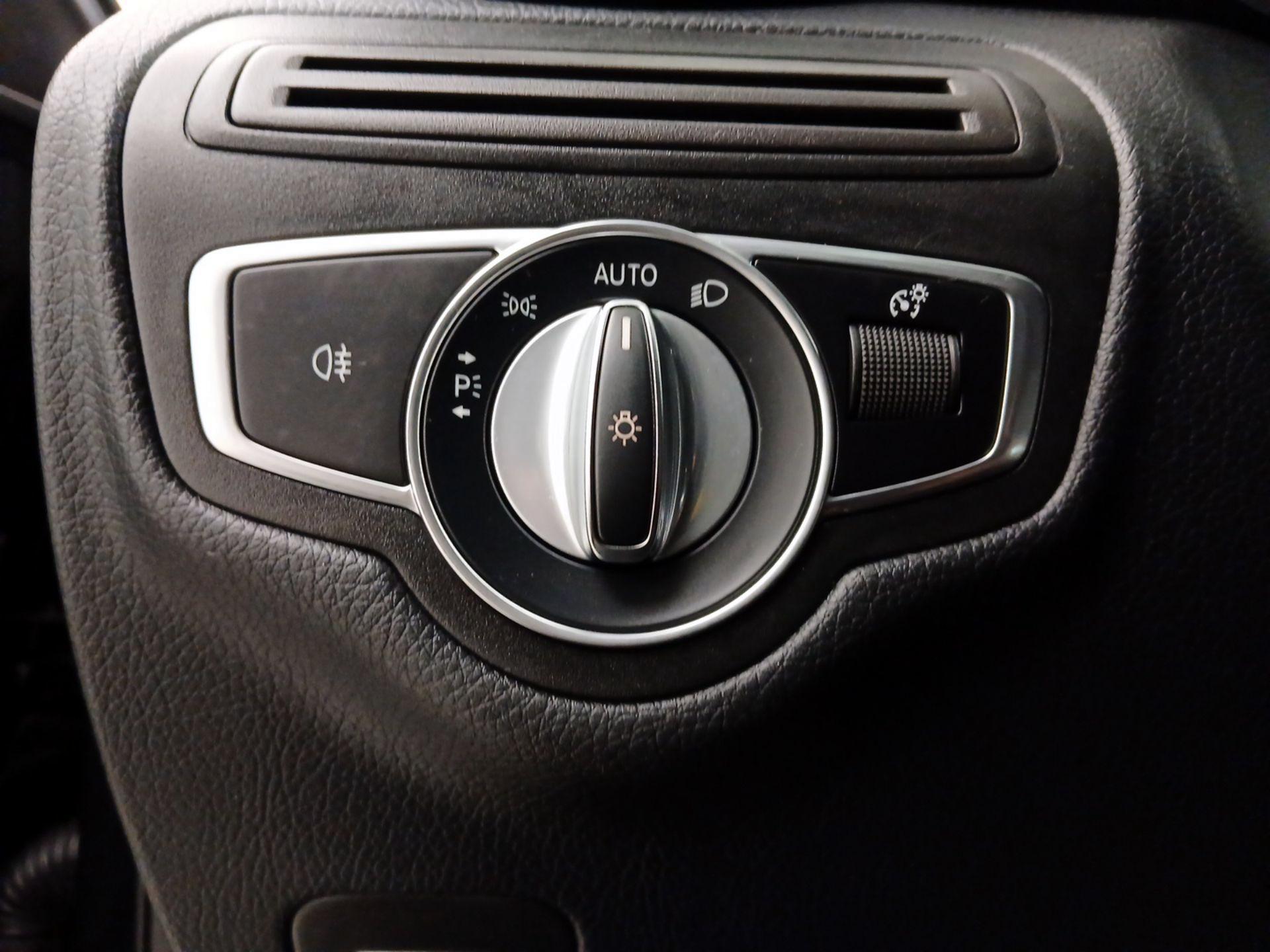 Thumbnail: 2019 Mercedes-Benz GLC - 13