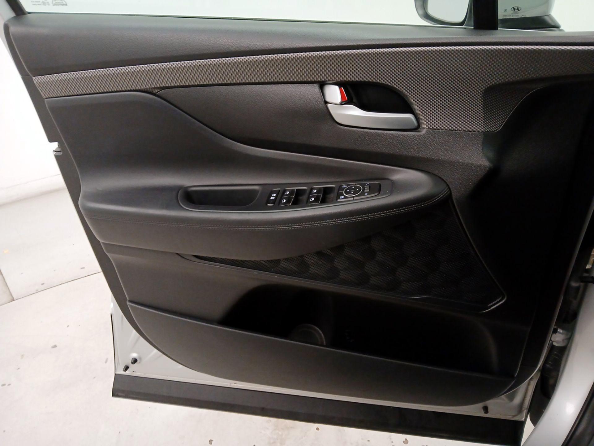 Thumbnail: 2019 Hyundai Santa Fe - 12