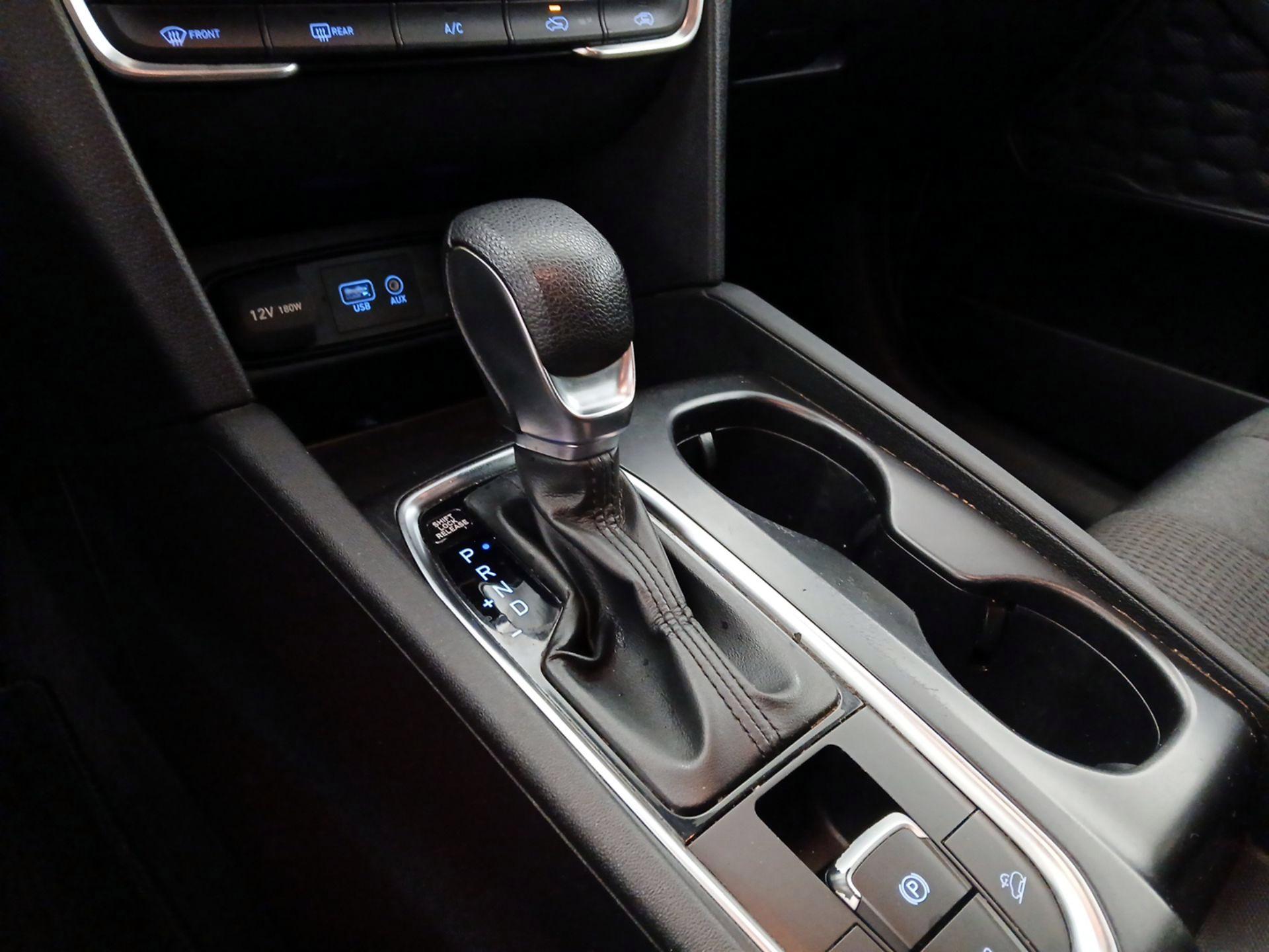 Thumbnail: 2019 Hyundai Santa Fe - 17