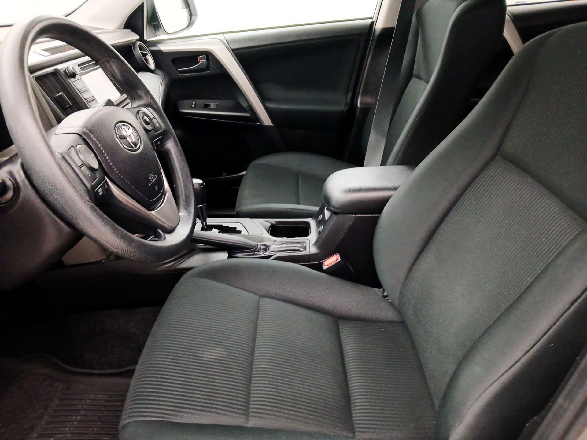 Thumbnail: 2018 Toyota RAV4 - 11