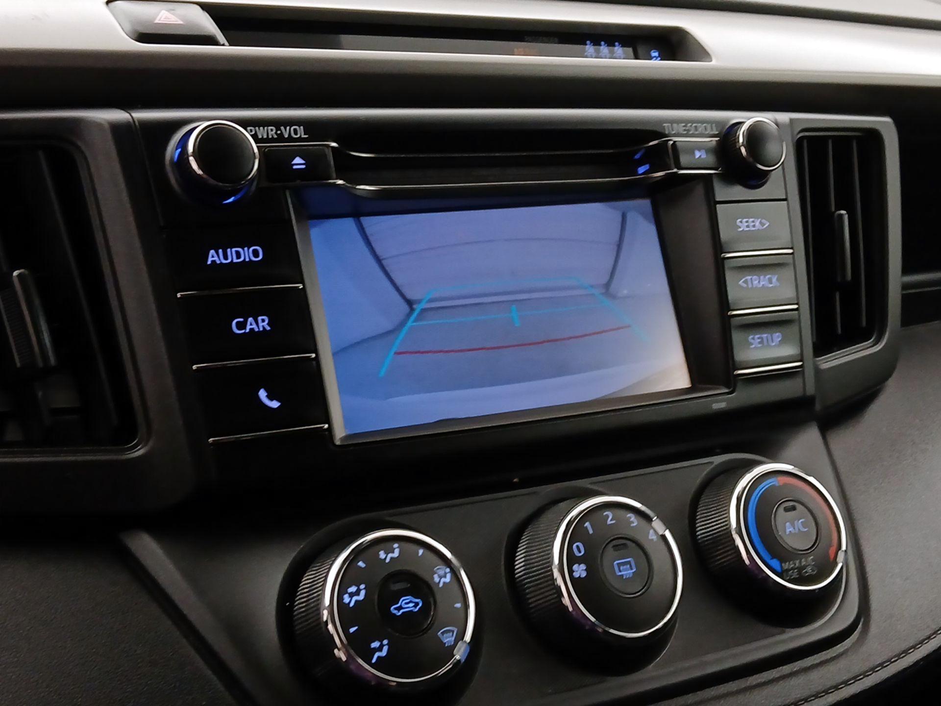 Thumbnail: 2018 Toyota RAV4 - 14