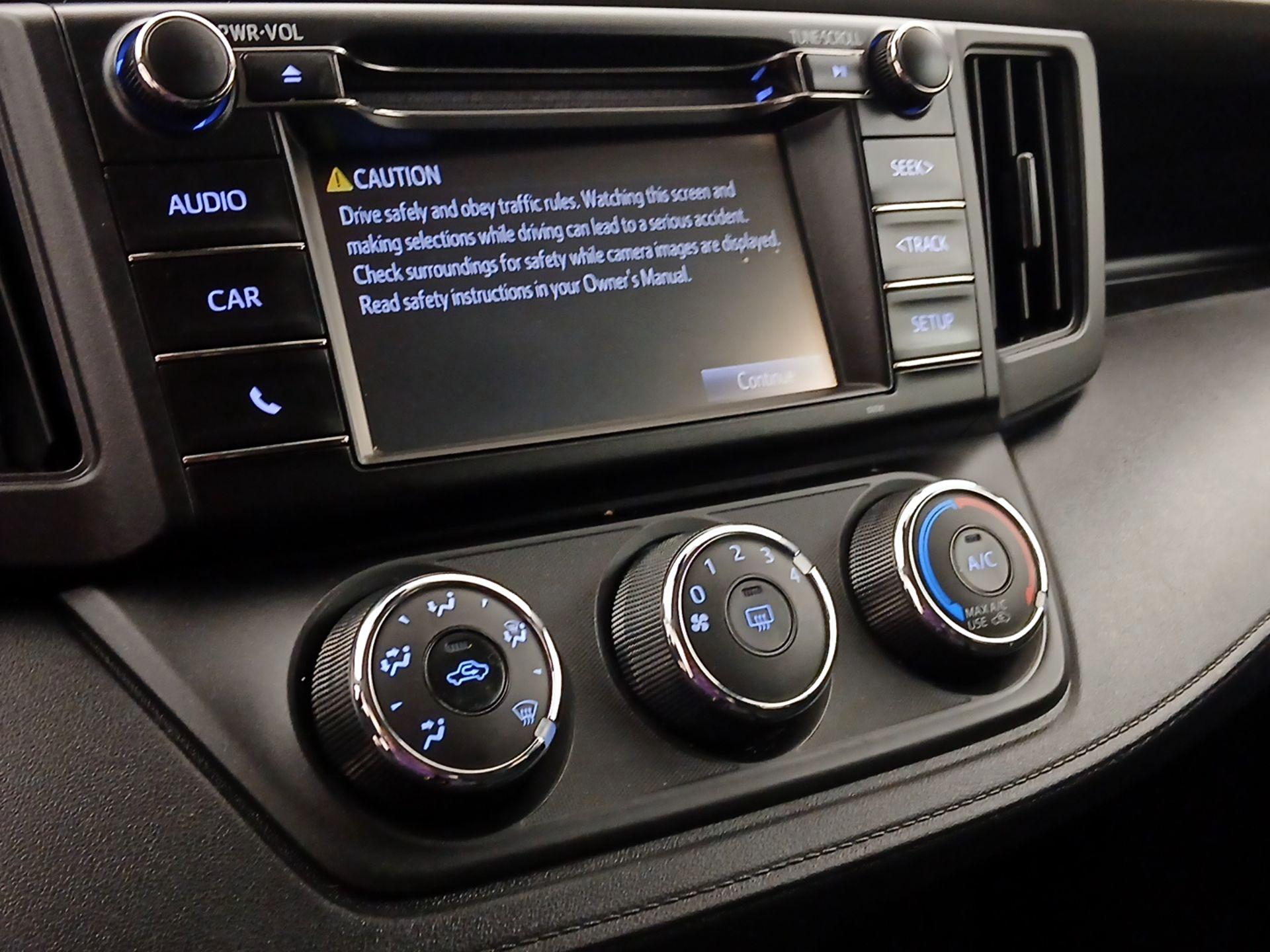 Thumbnail: 2018 Toyota RAV4 - 16