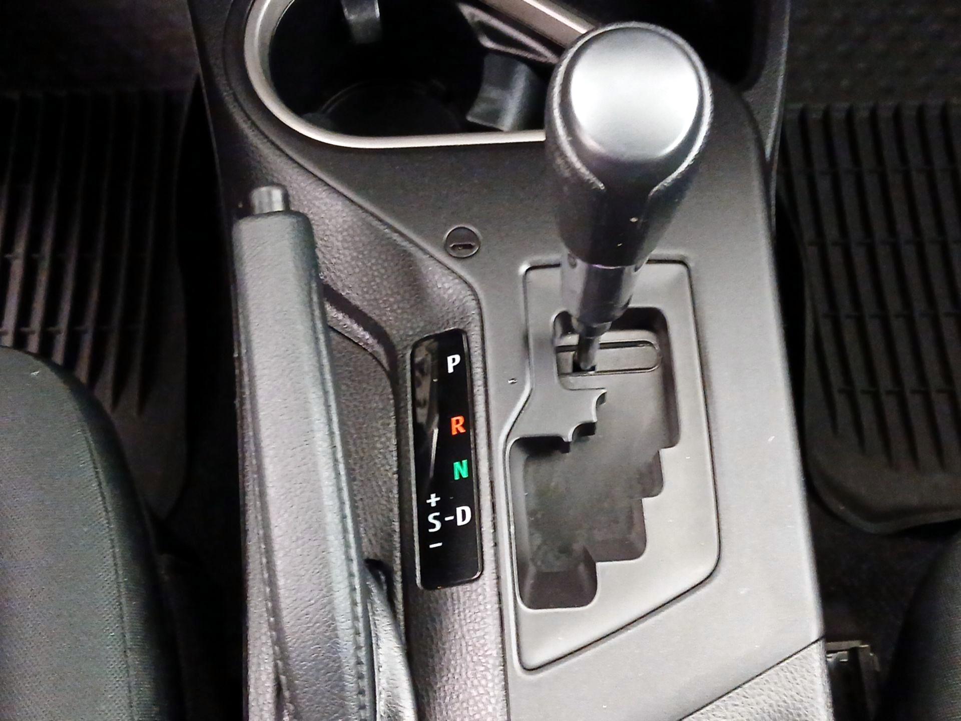 Thumbnail: 2018 Toyota RAV4 - 17