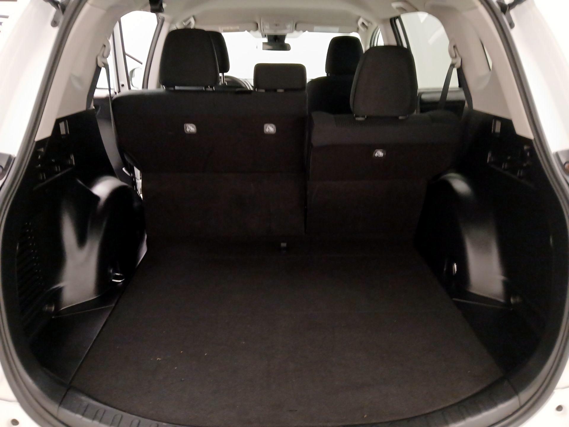 Thumbnail: 2018 Toyota RAV4 - 20