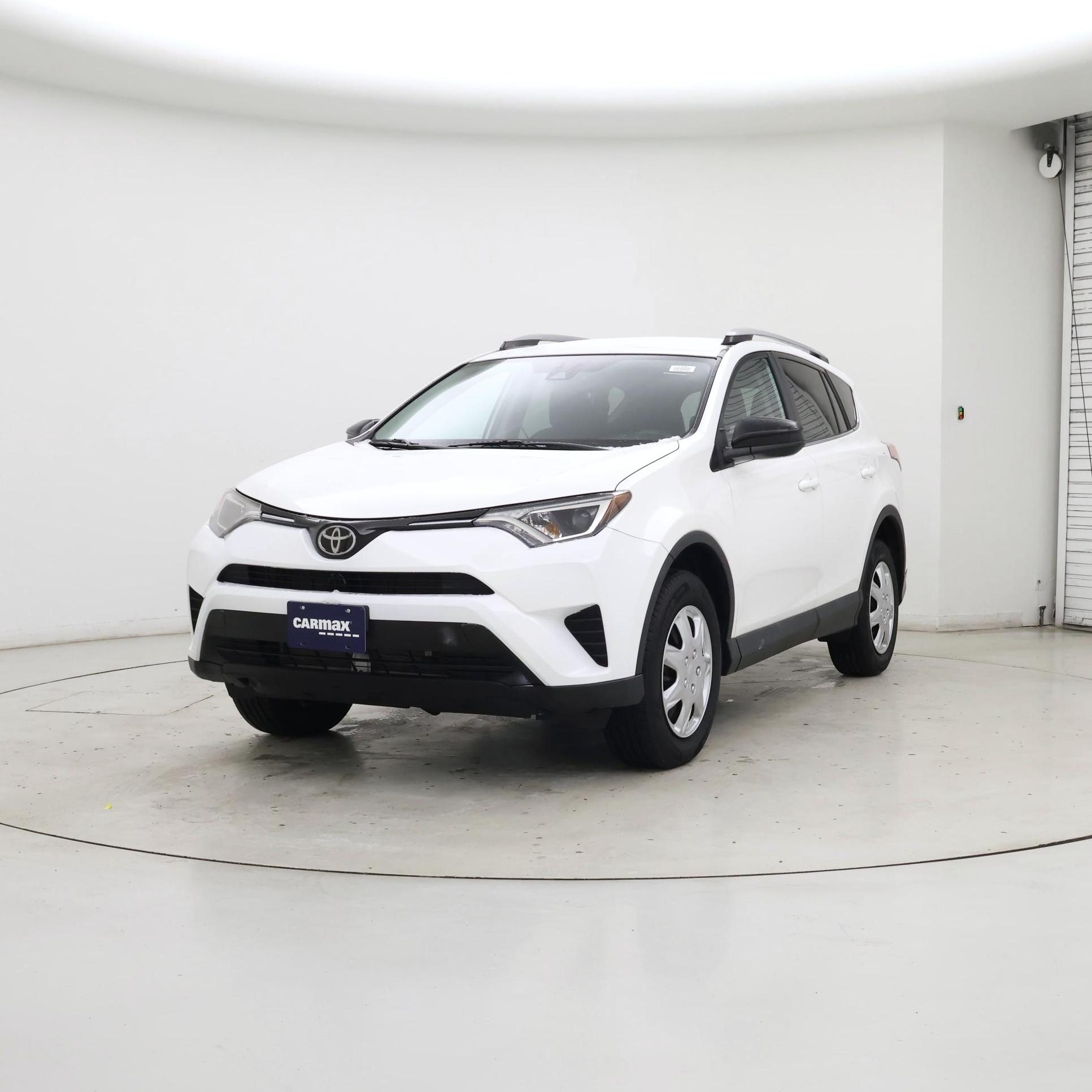 Thumbnail: 2018 Toyota RAV4 - 4