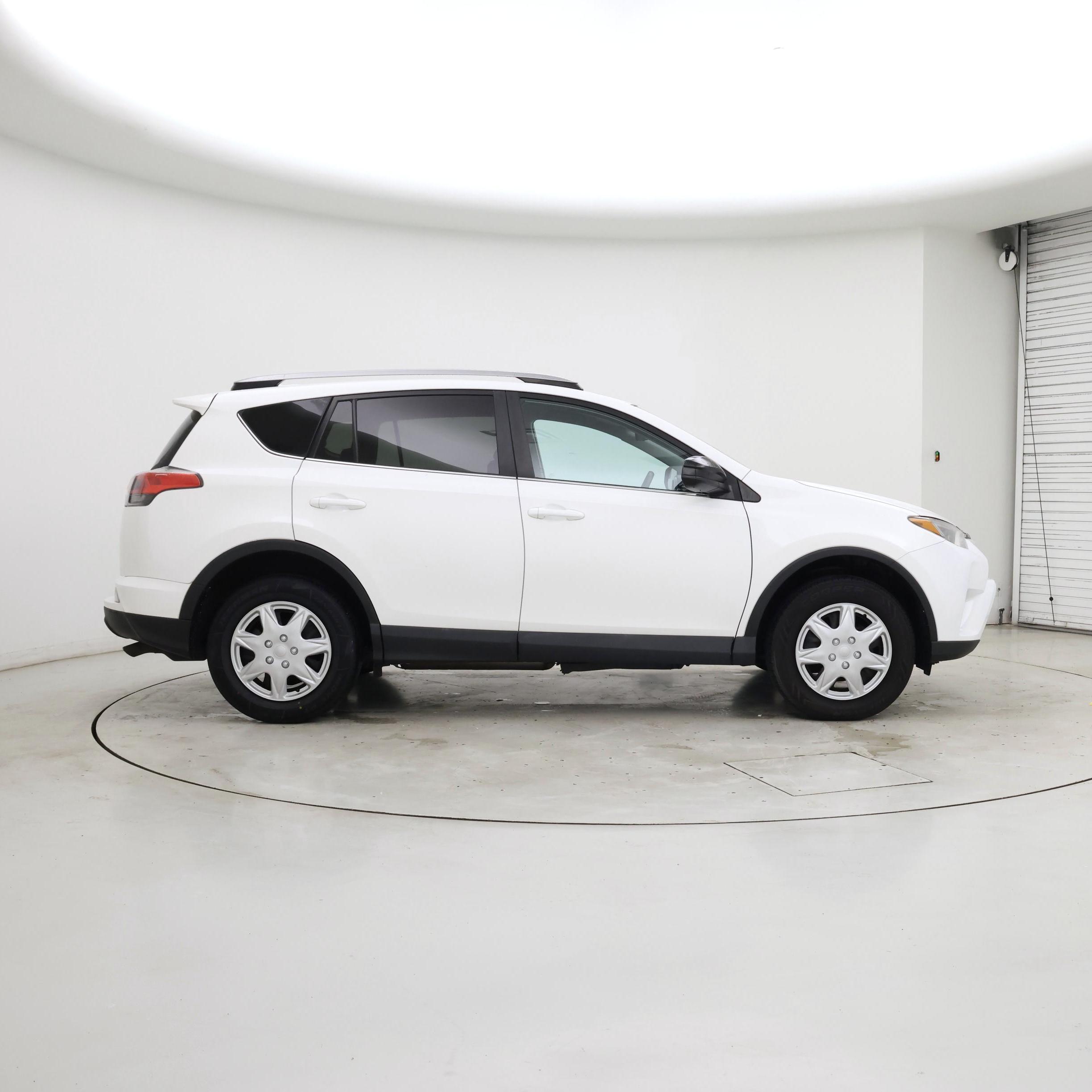 Thumbnail: 2018 Toyota RAV4 - 7