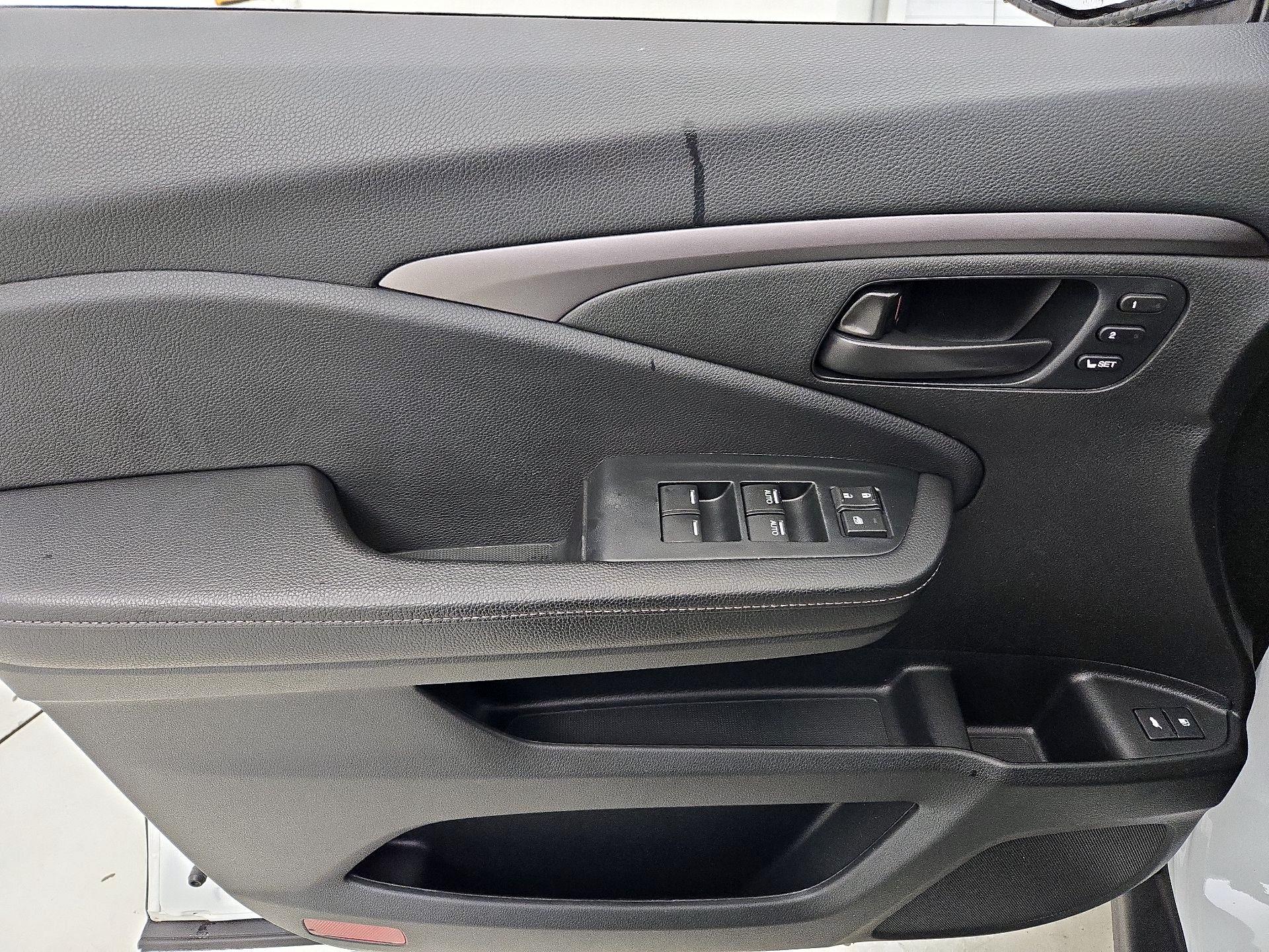 Thumbnail: 2022 Honda Passport - 12