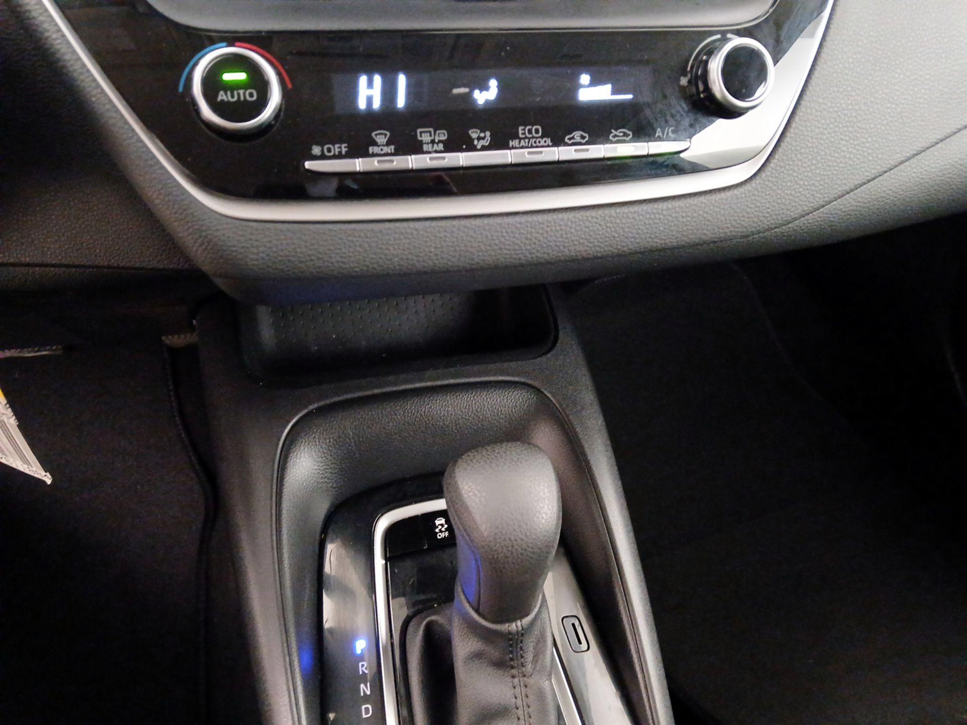 Thumbnail: 2021 Toyota Corolla - 16