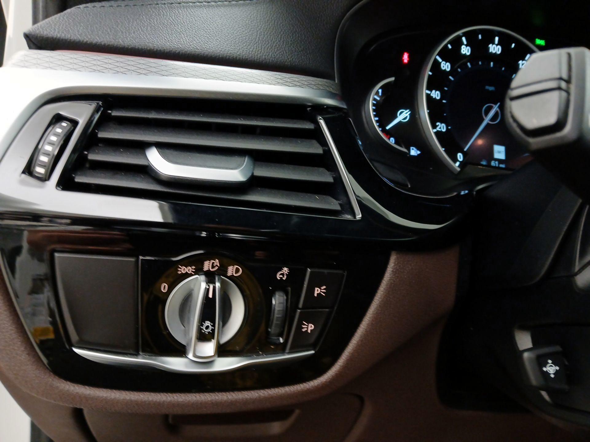 Thumbnail: 2018 BMW 5 Series - 13