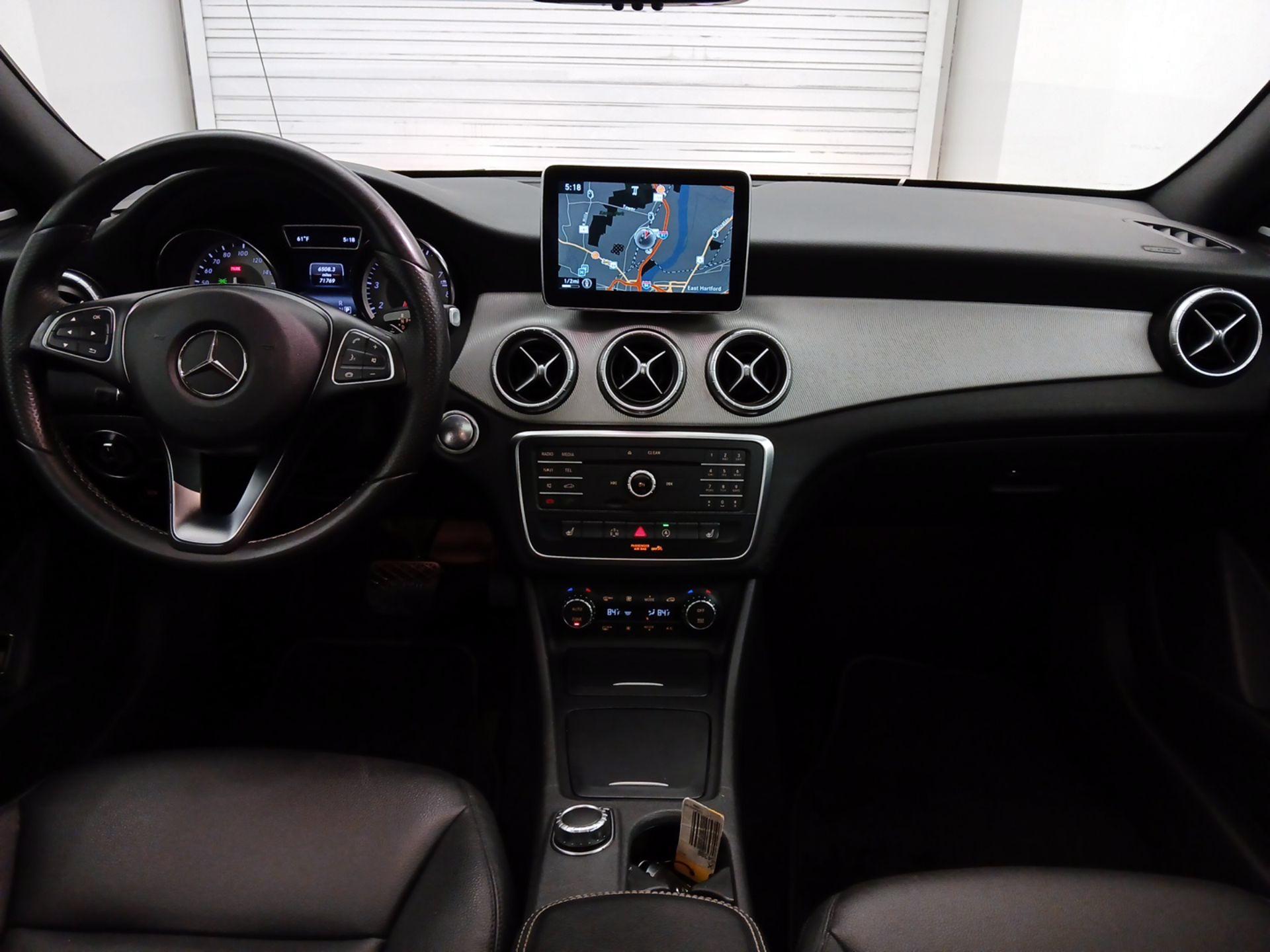 Thumbnail: 2015 Mercedes-Benz CLA - 9