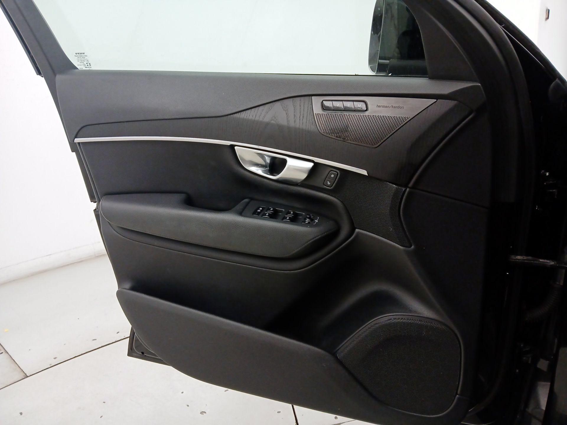 Thumbnail: 2020 Volvo XC90 - 12