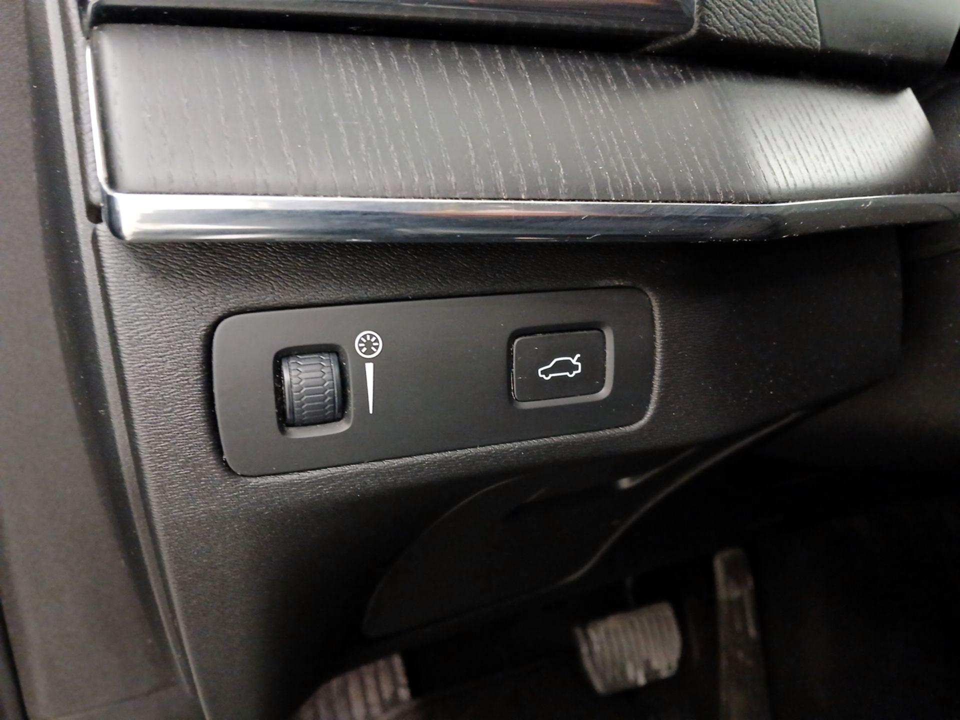 Thumbnail: 2020 Volvo XC90 - 13