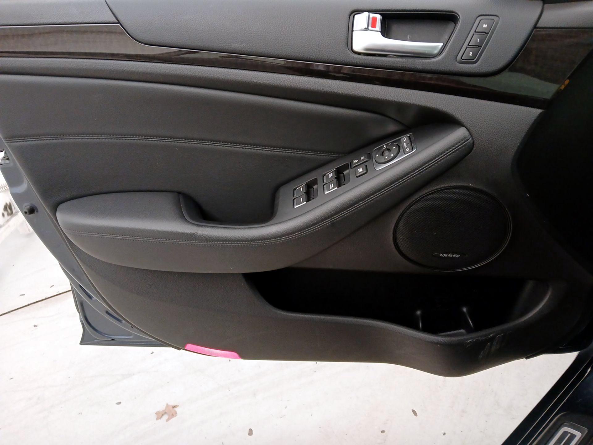 Thumbnail: 2015 Kia Cadenza - 12