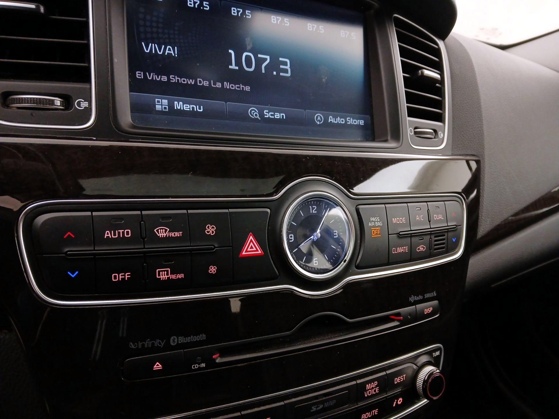 Thumbnail: 2015 Kia Cadenza - 17